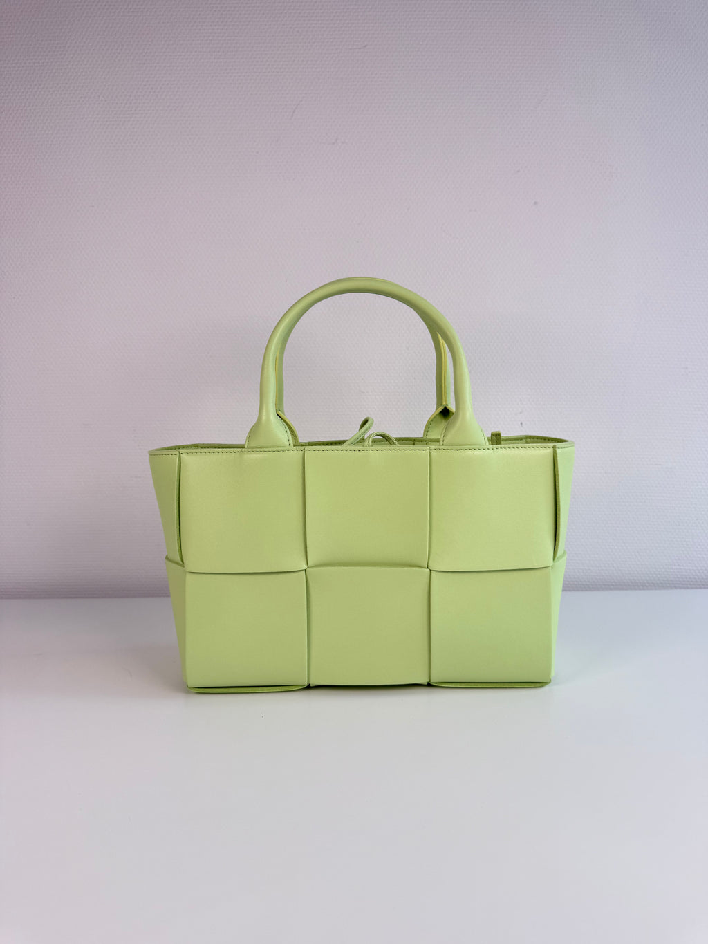 Arco Mini Bottega Veneta en cuir intrecciato vert