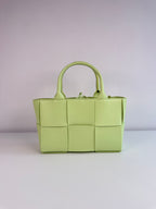 Arco Mini Bottega Veneta en cuir intrecciato vert