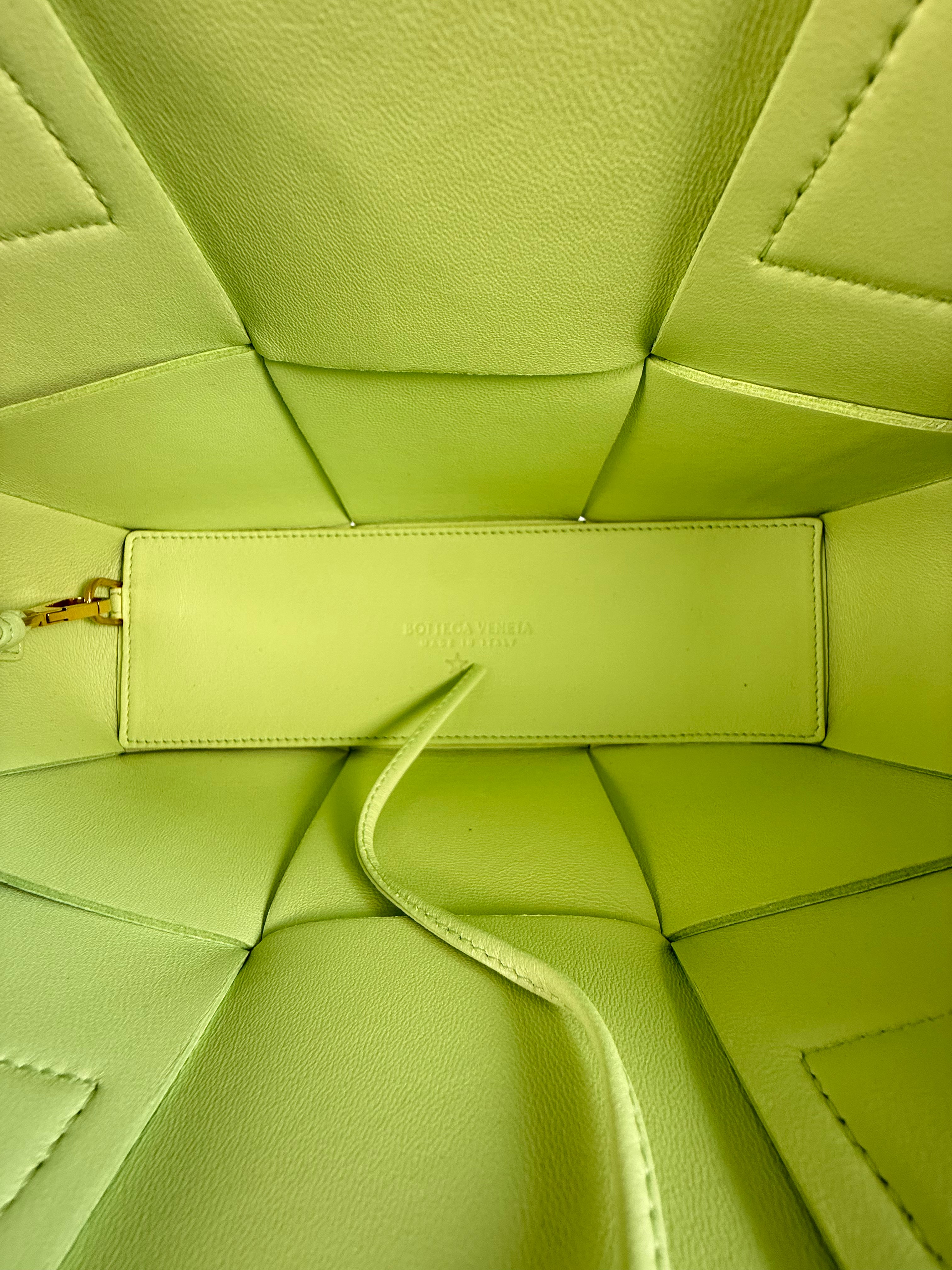 Arco Mini Bottega Veneta en cuir intrecciato vert