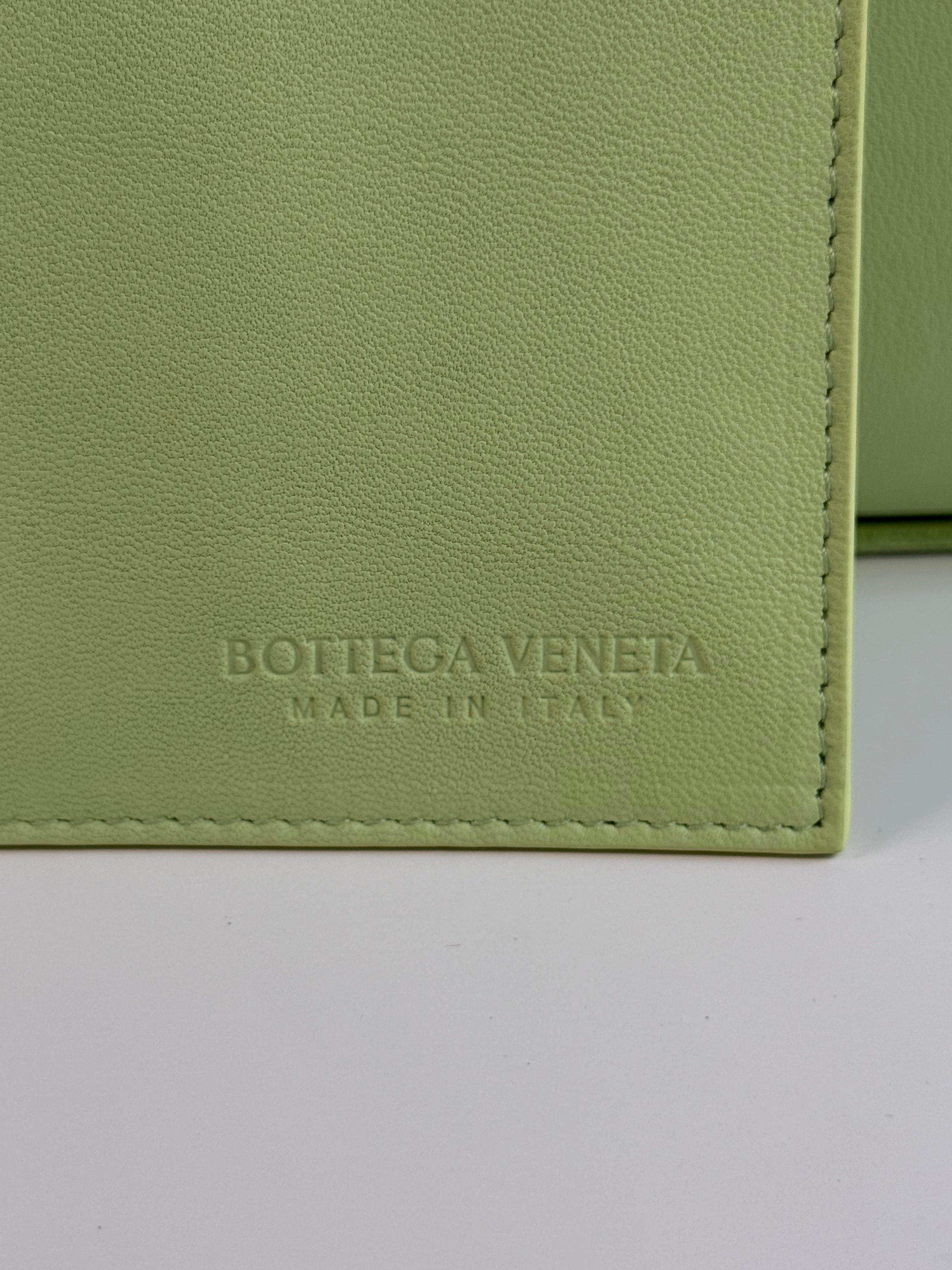 Arco Mini Bottega Veneta en cuir intrecciato vert
