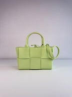 Arco Mini Bottega Veneta en cuir intrecciato vert