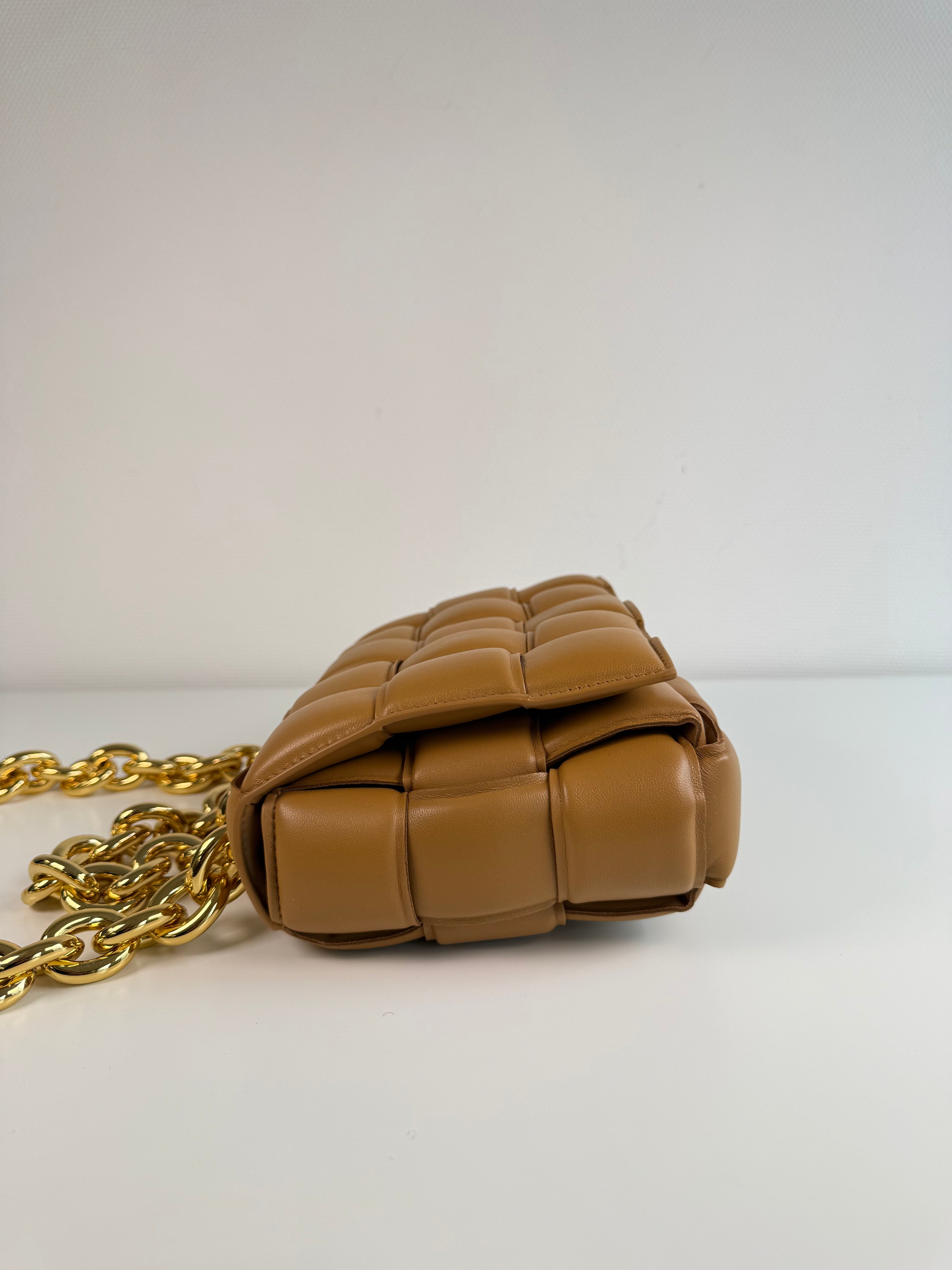 Chain Cassette en cuir Camel