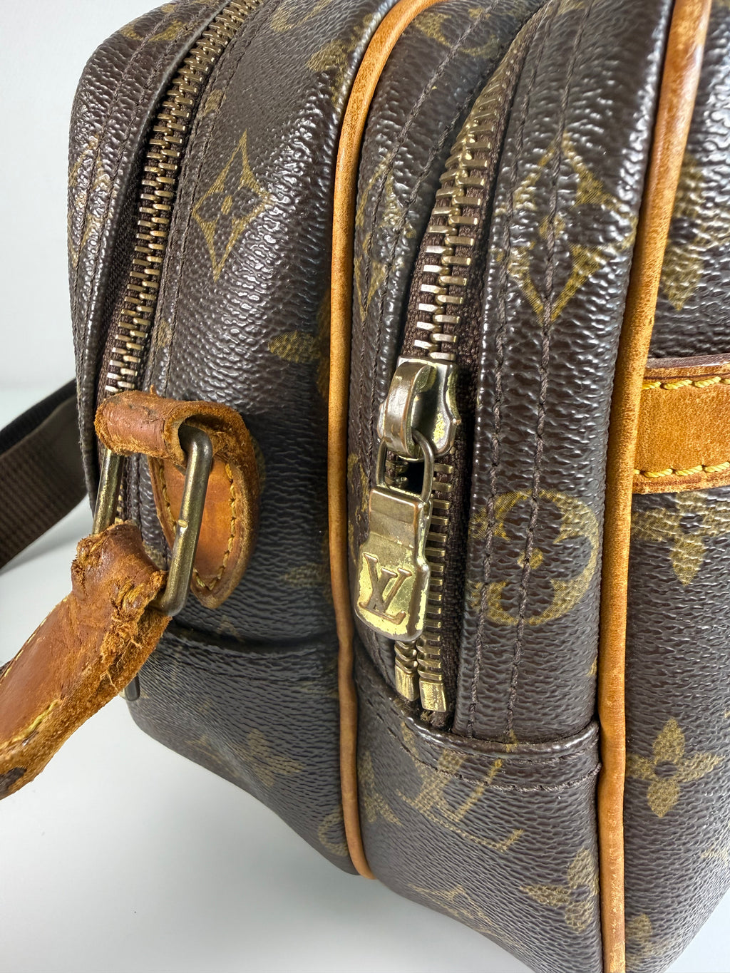 Sac reporter Monogram Louis Vuitton