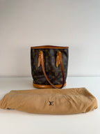 Bucket PM en toile Monogram marron