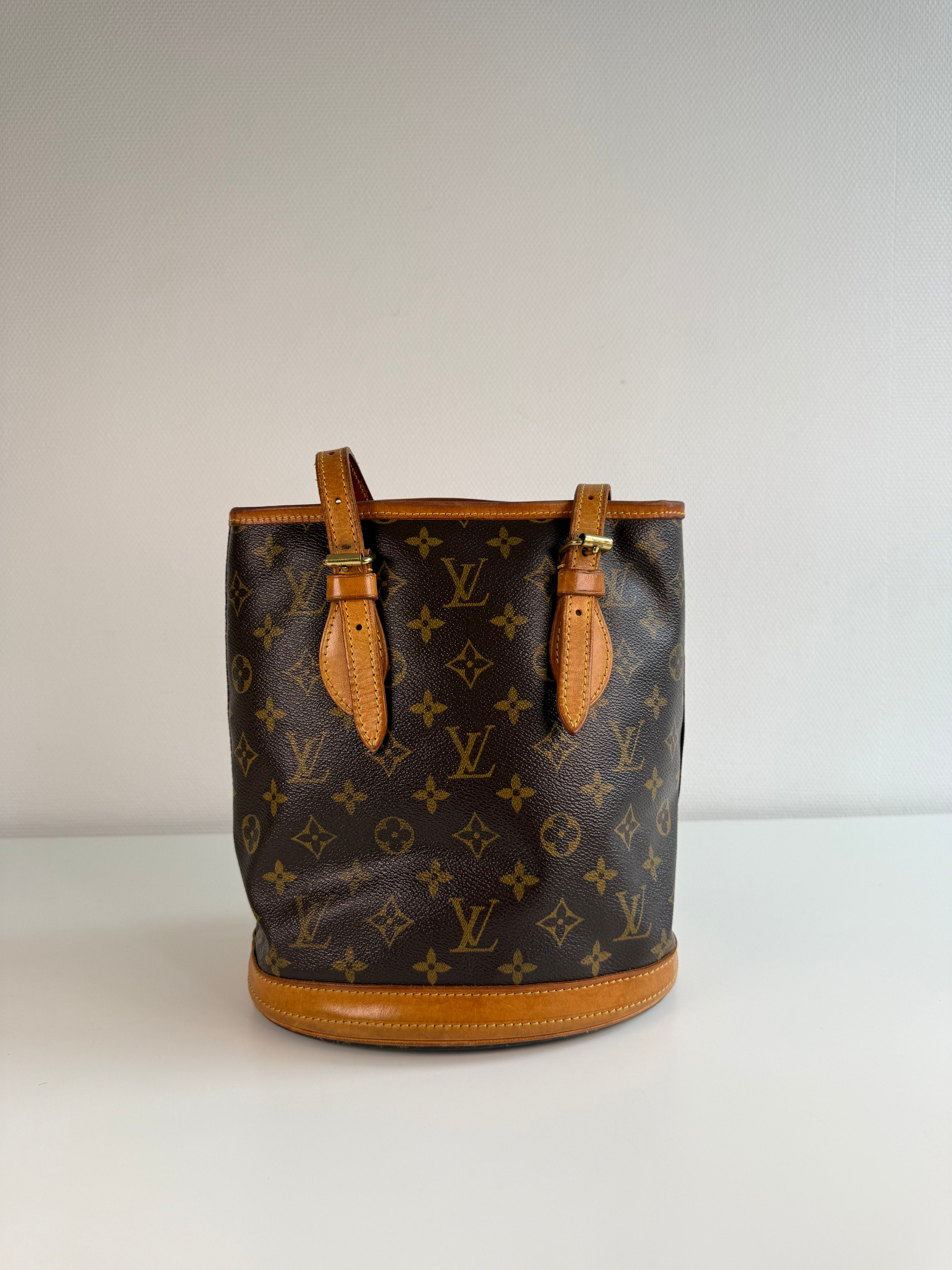 Bucket PM en toile Monogram marron