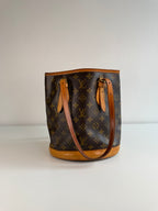 Bucket PM en toile Monogram marron