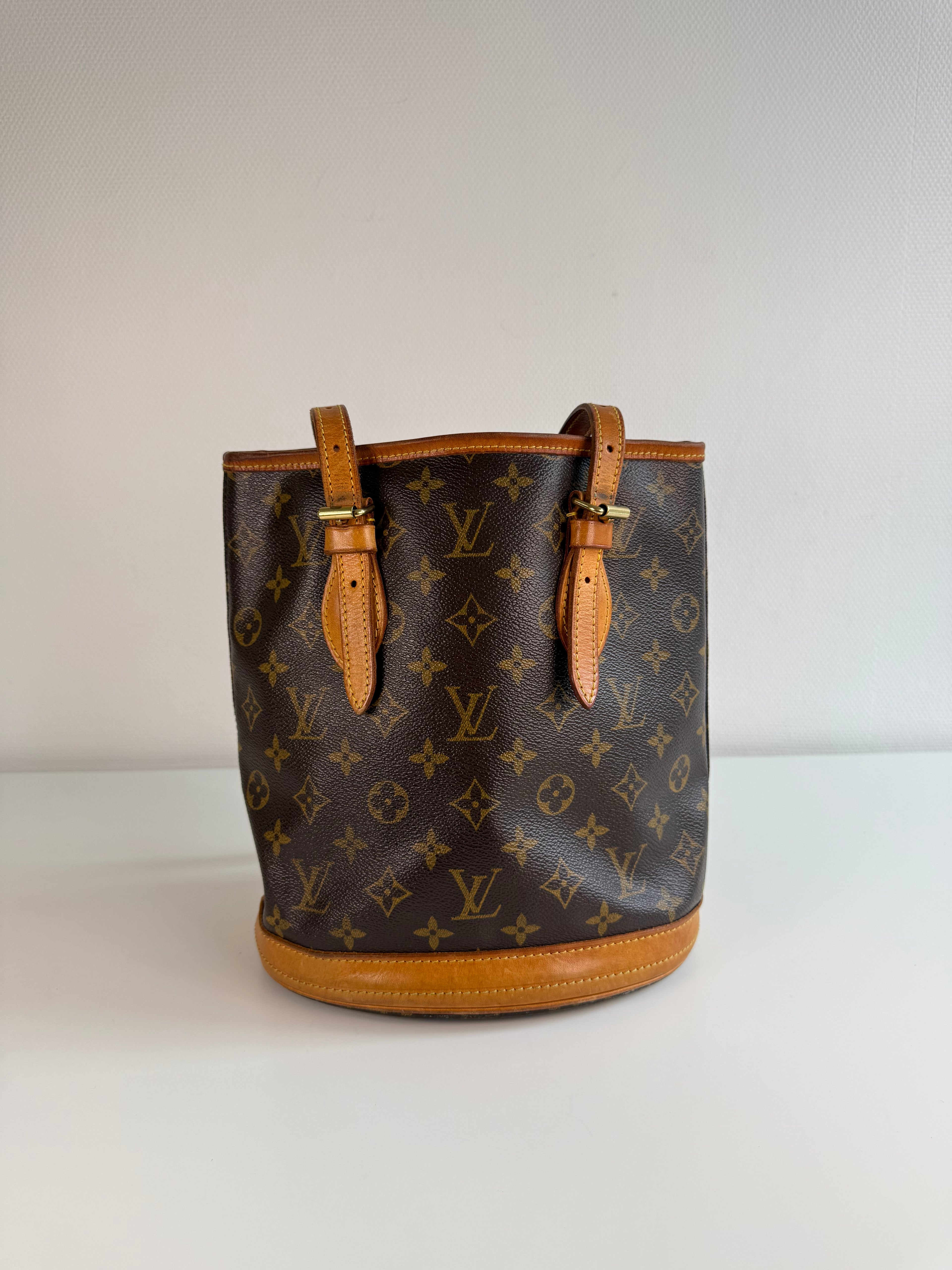 Bucket PM en toile Monogram marron