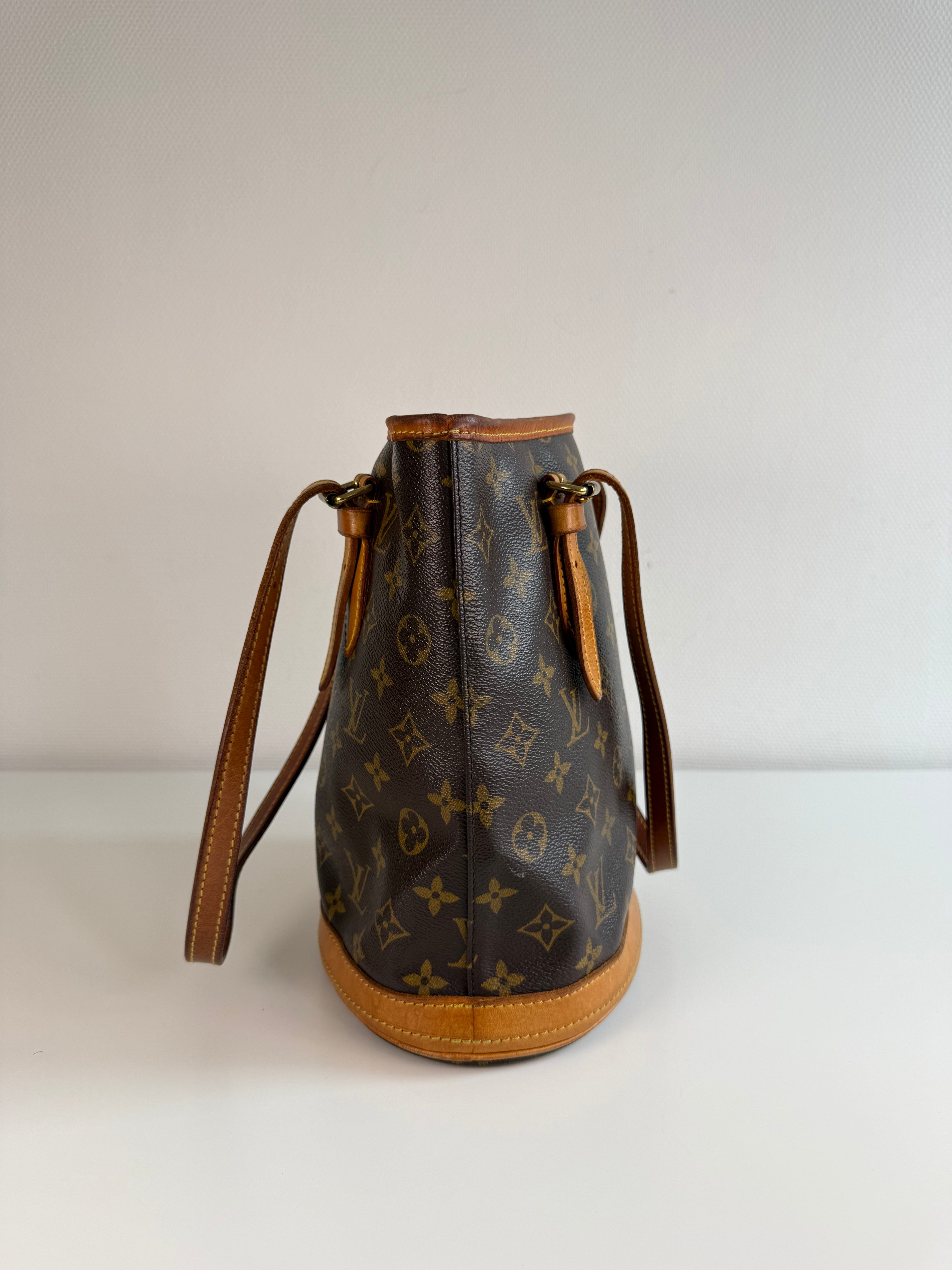 Bucket PM en toile Monogram marron