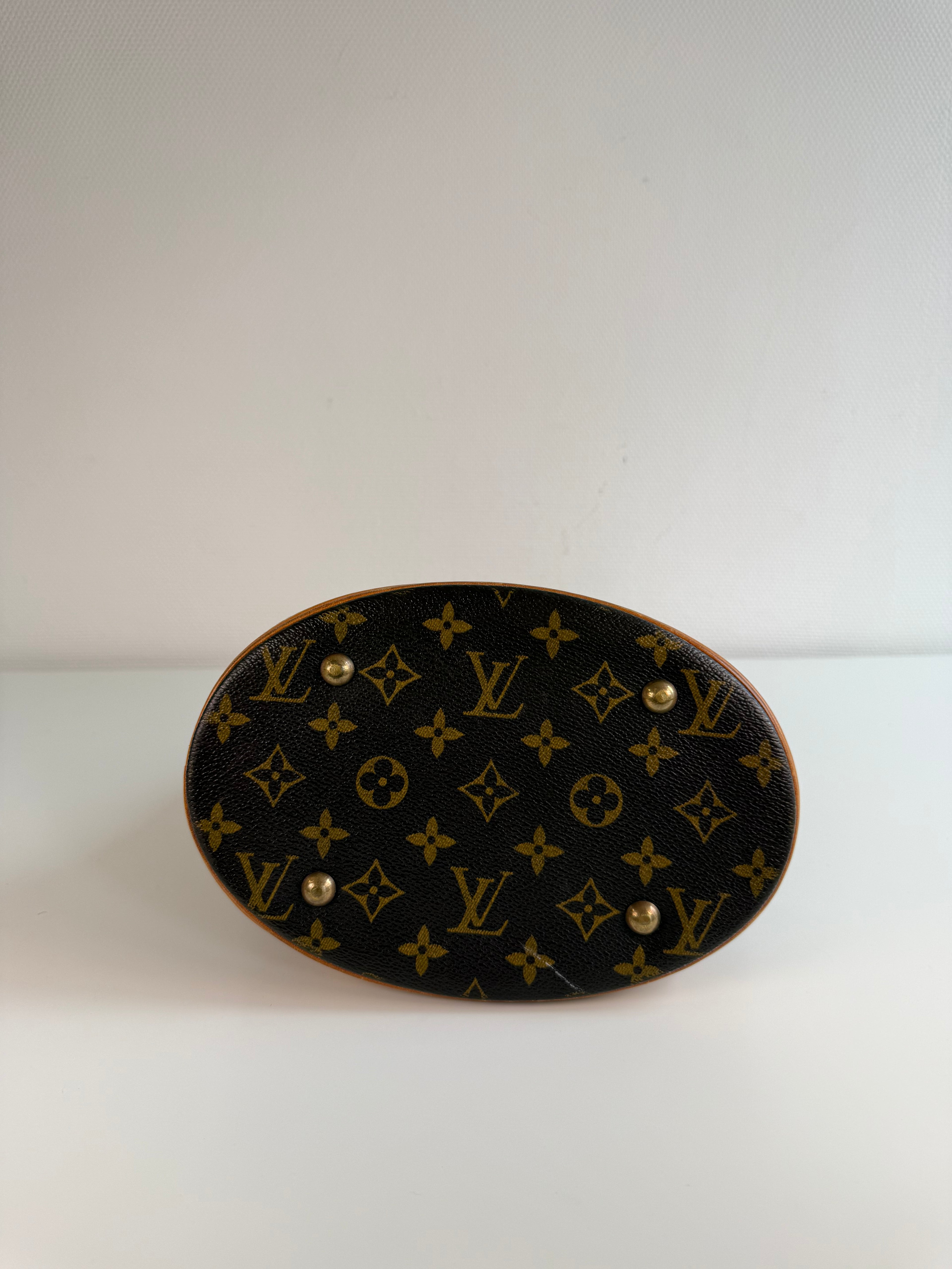 Bucket PM en toile Monogram marron