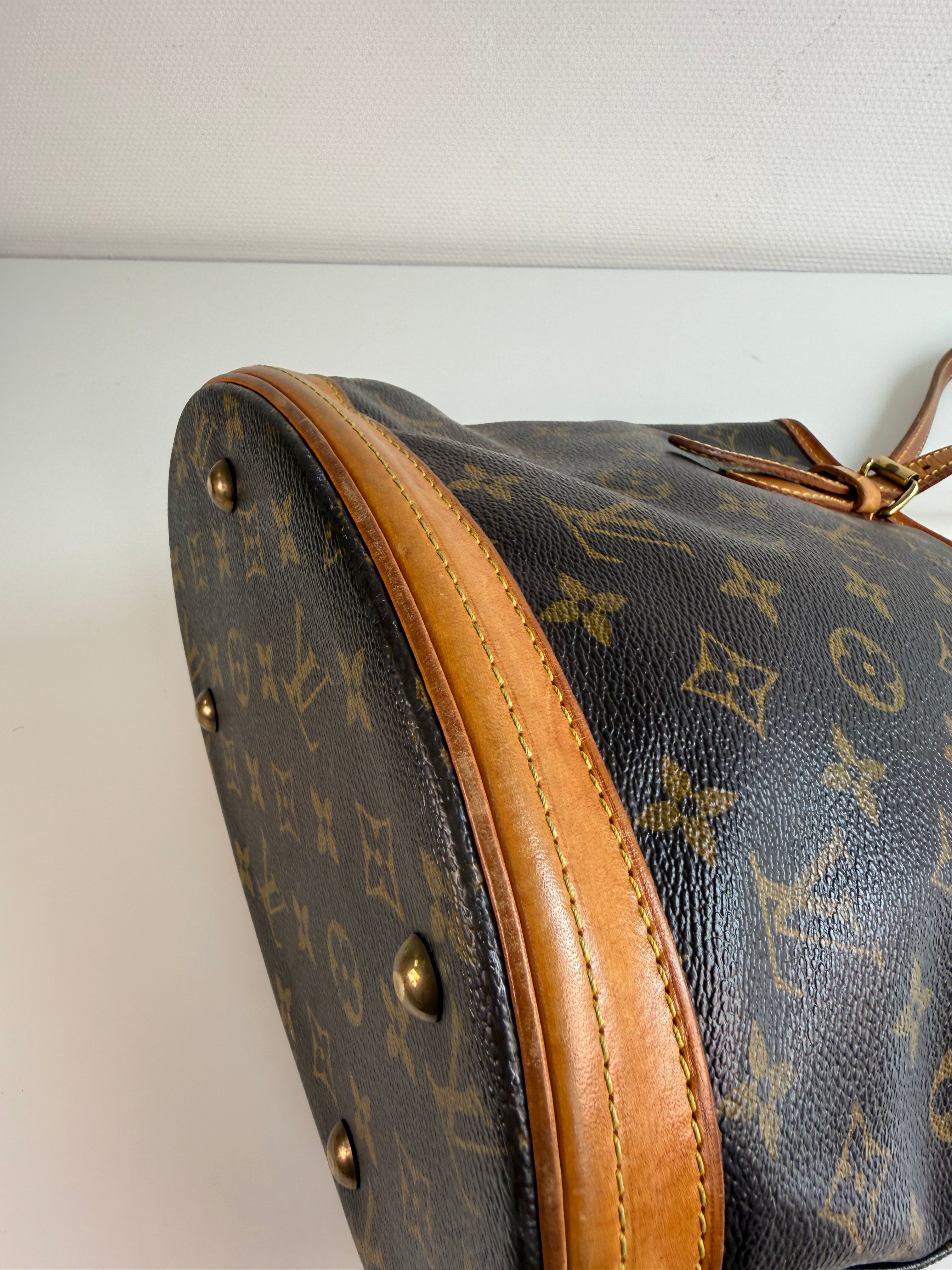 Bucket PM en toile Monogram marron
