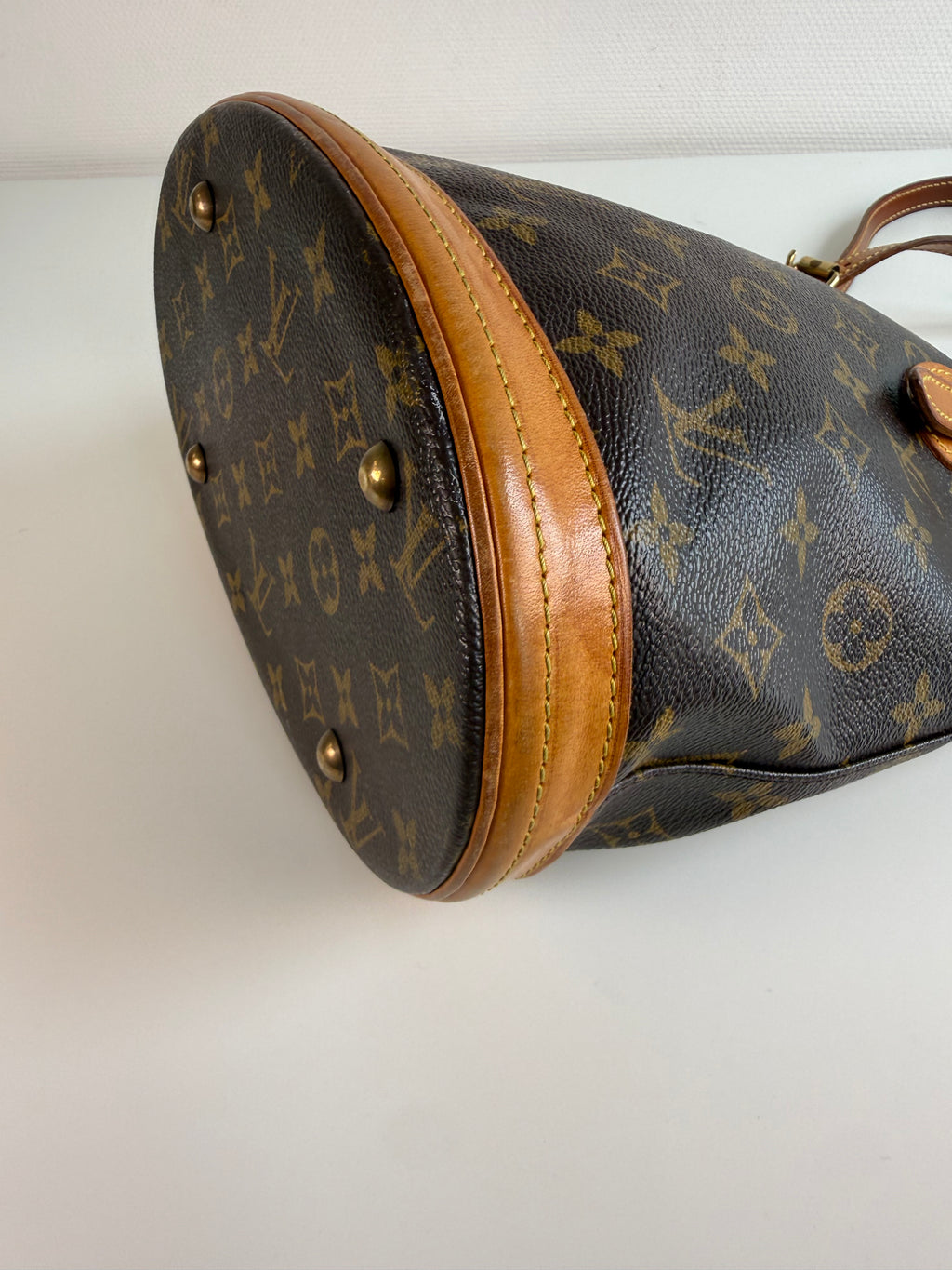 Bucket PM en toile Monogram marron