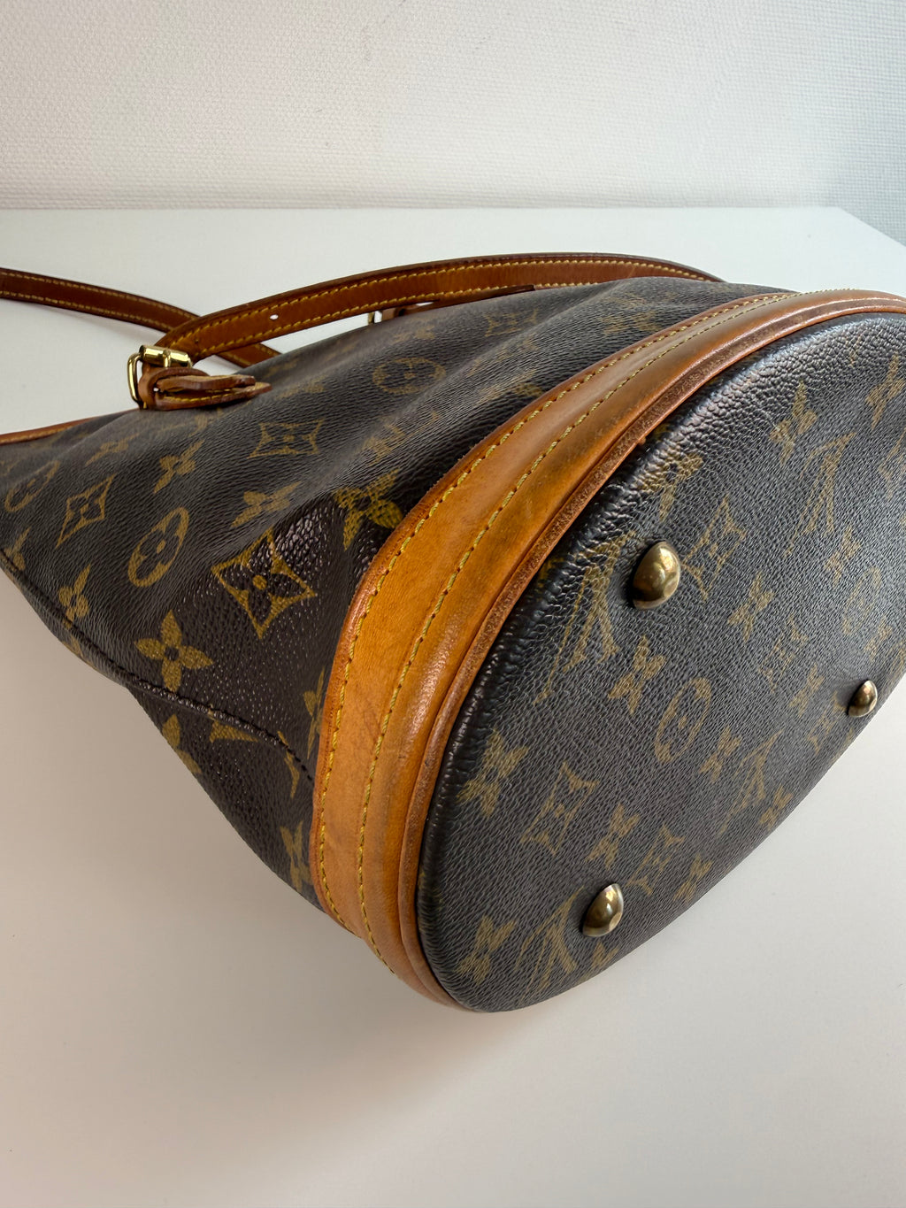 Bucket PM en toile Monogram marron