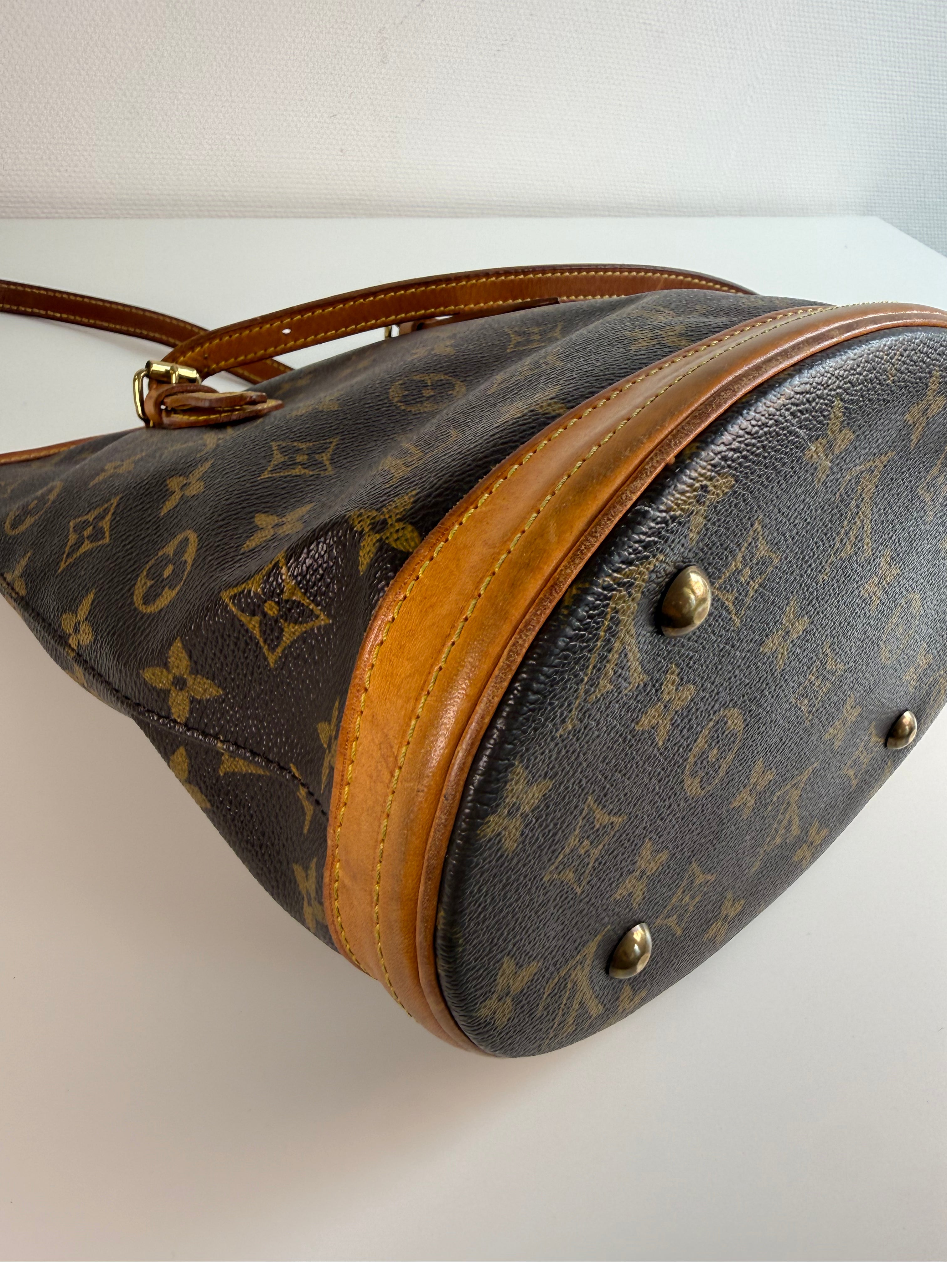 Bucket PM en toile Monogram marron