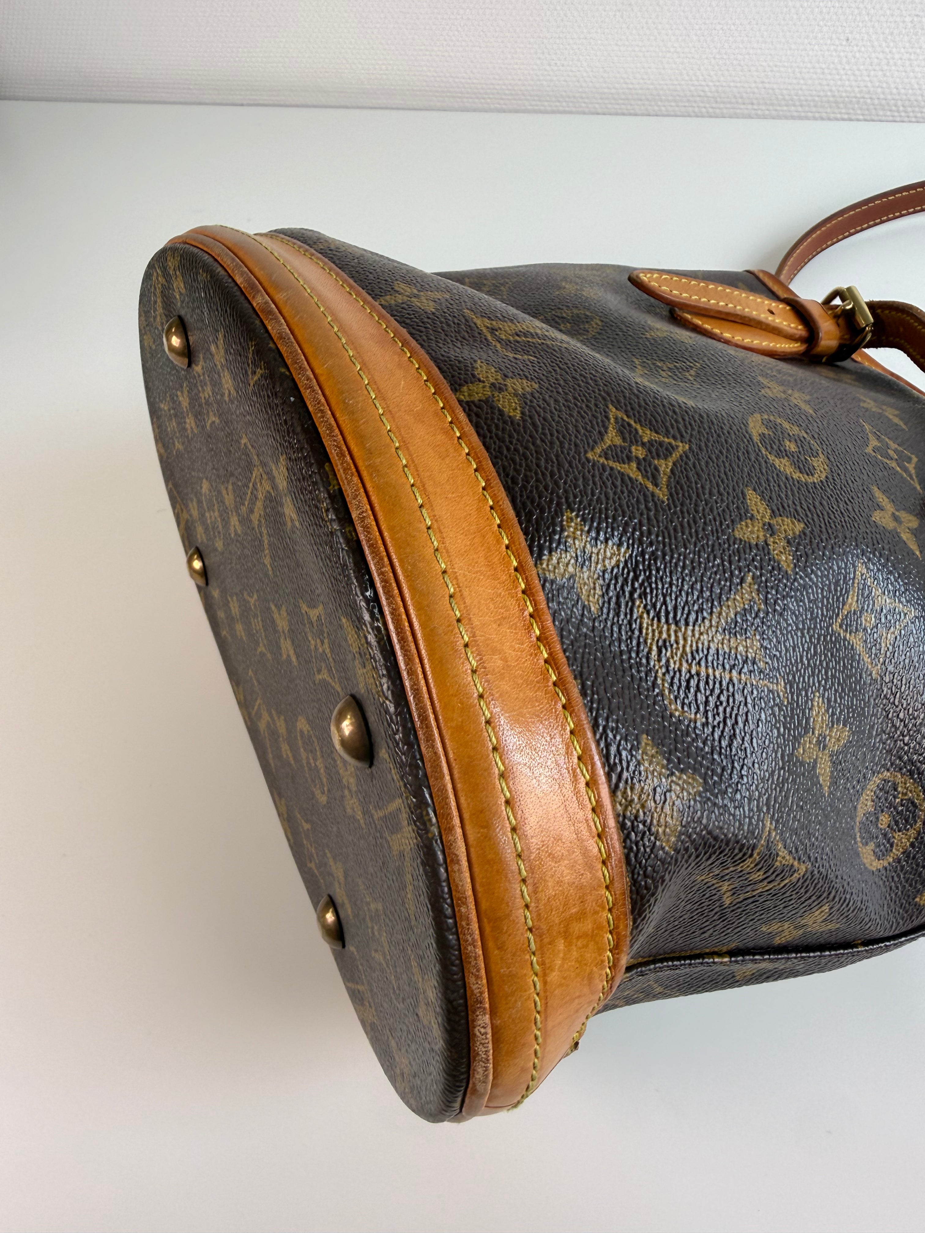 Bucket PM en toile Monogram marron