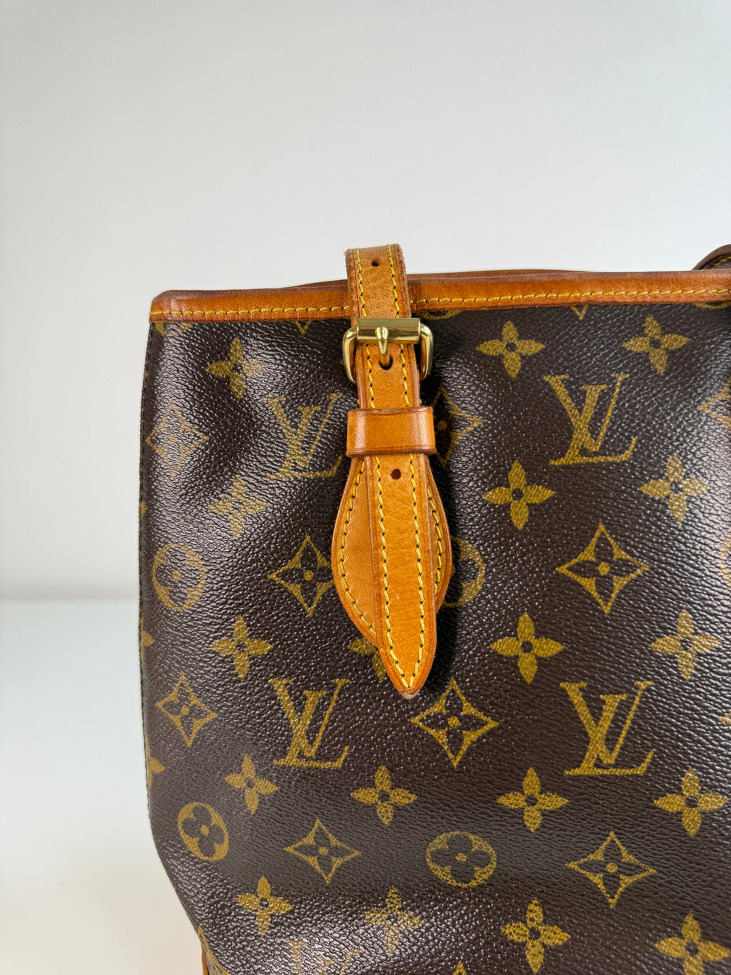 Bucket PM en toile Monogram marron