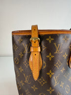 Bucket PM en toile Monogram marron