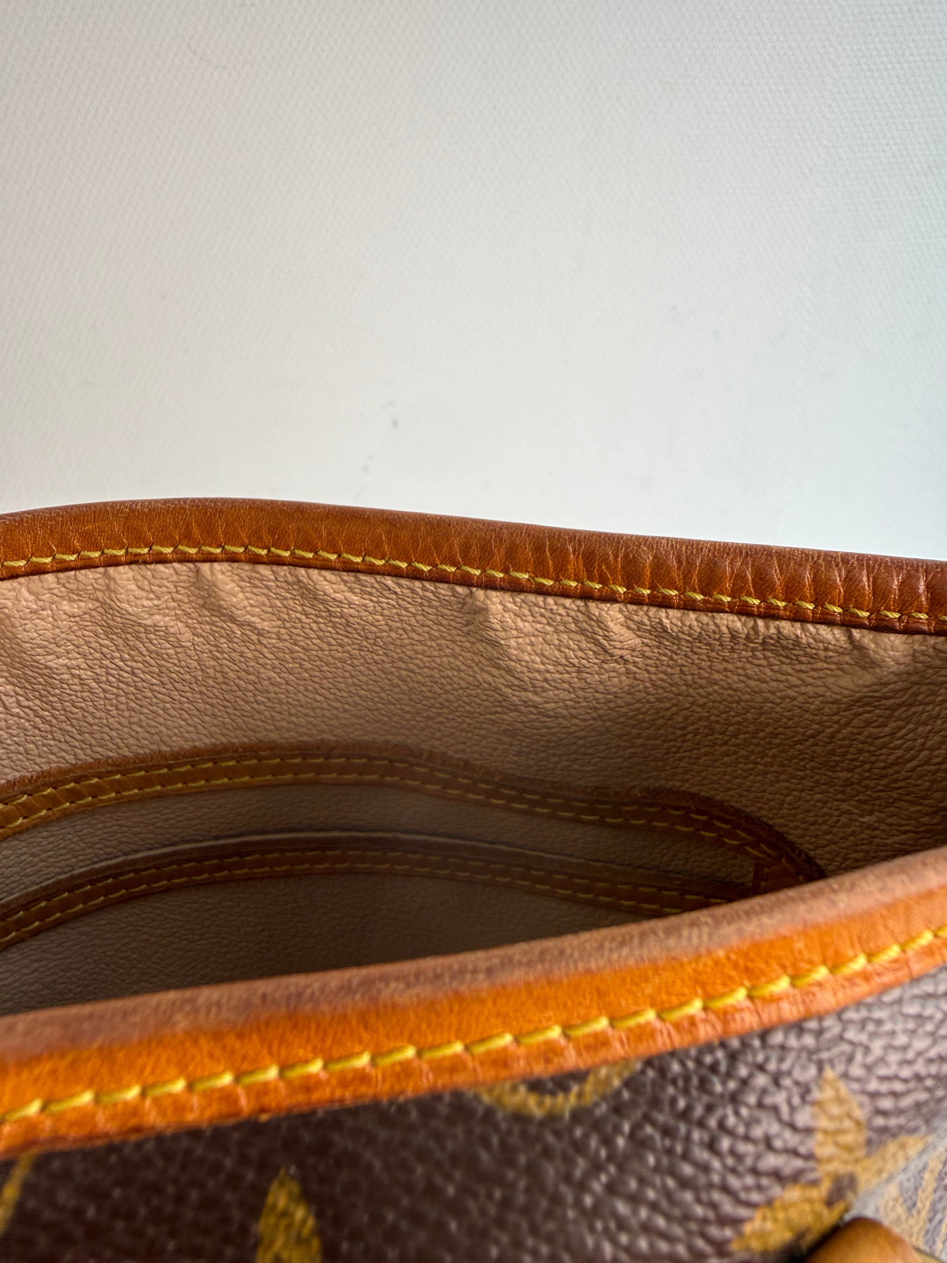 Bucket PM en toile Monogram marron