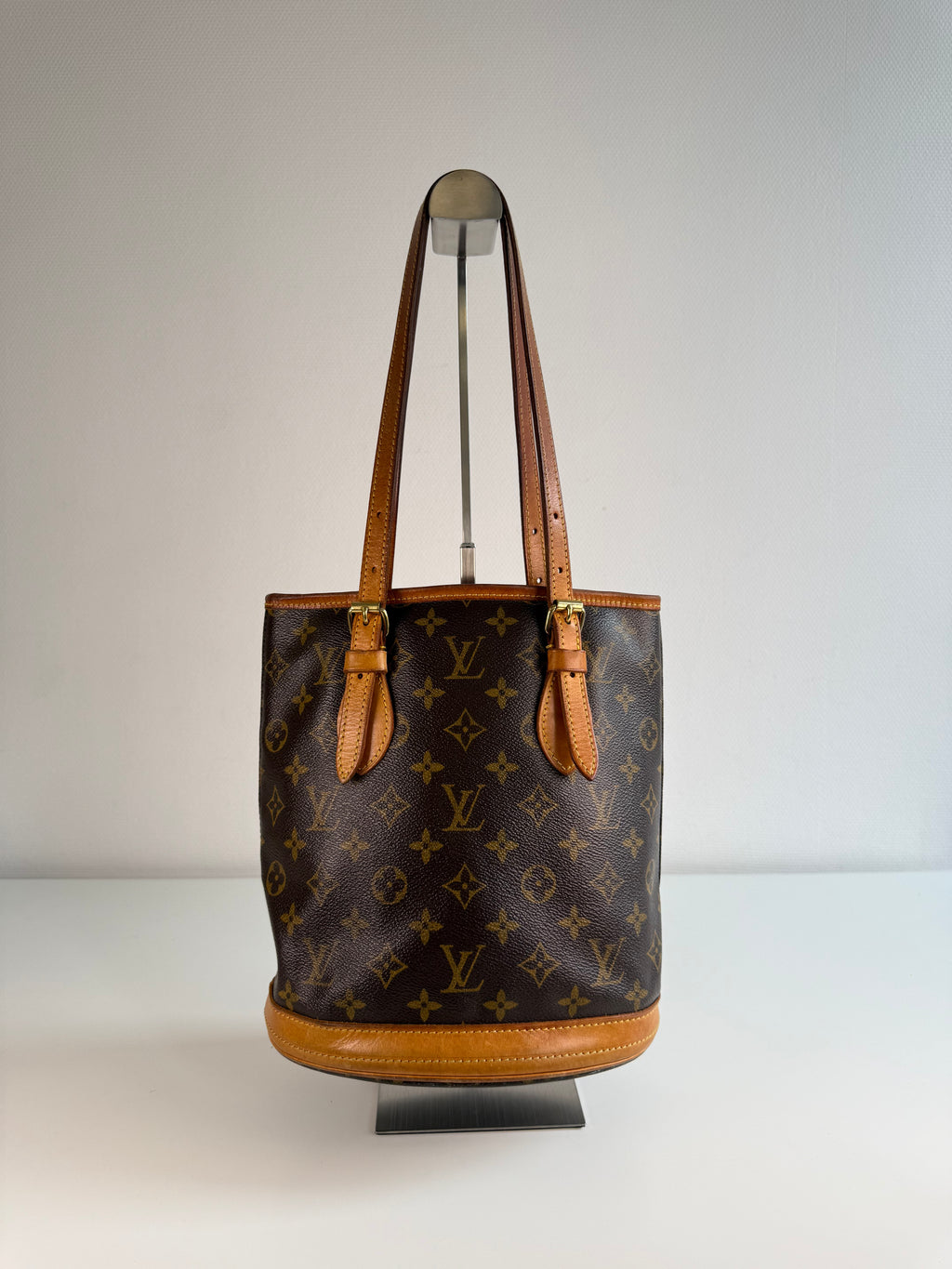 Bucket PM en toile Monogram marron
