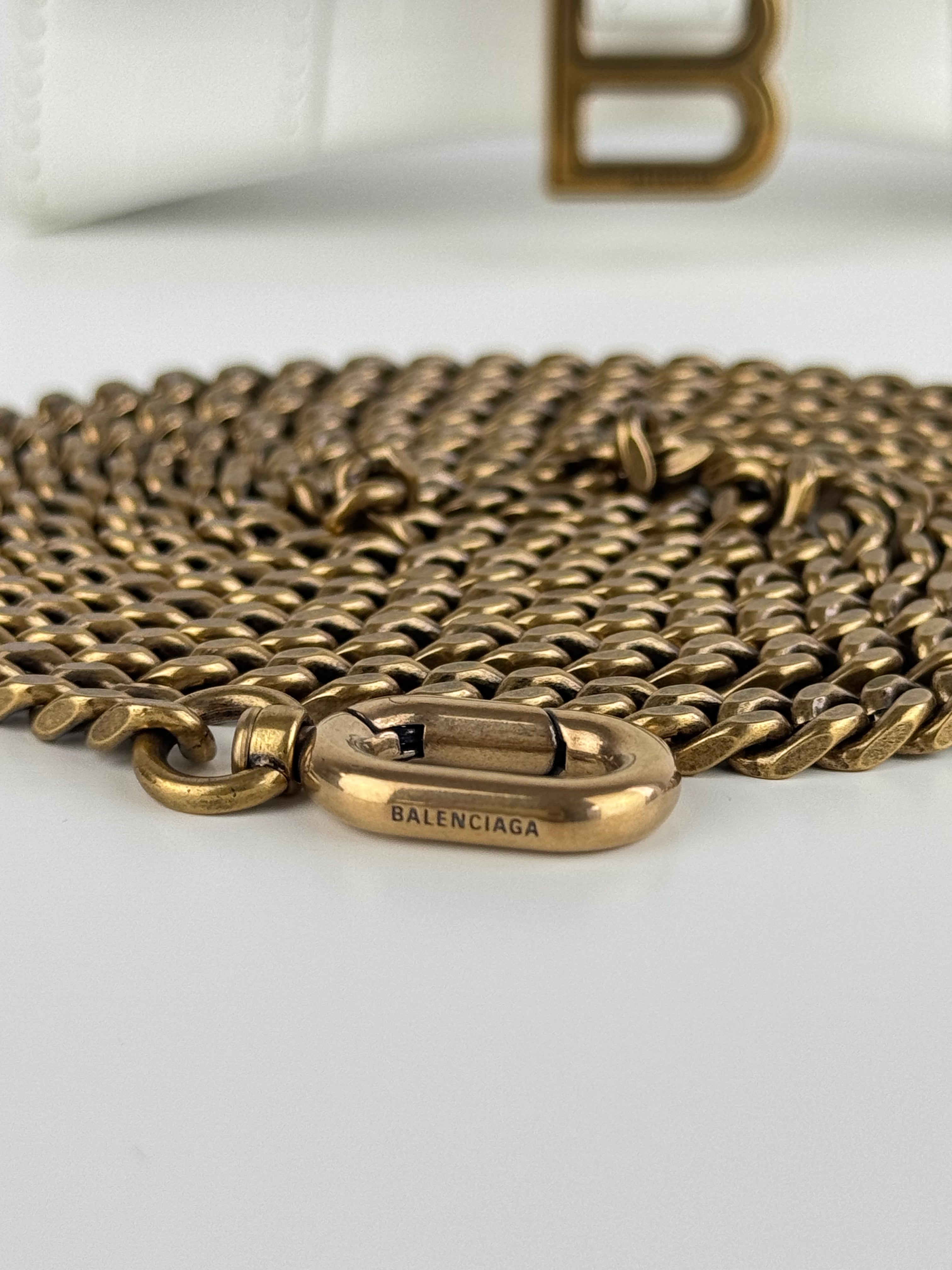 Super mini Hourglass