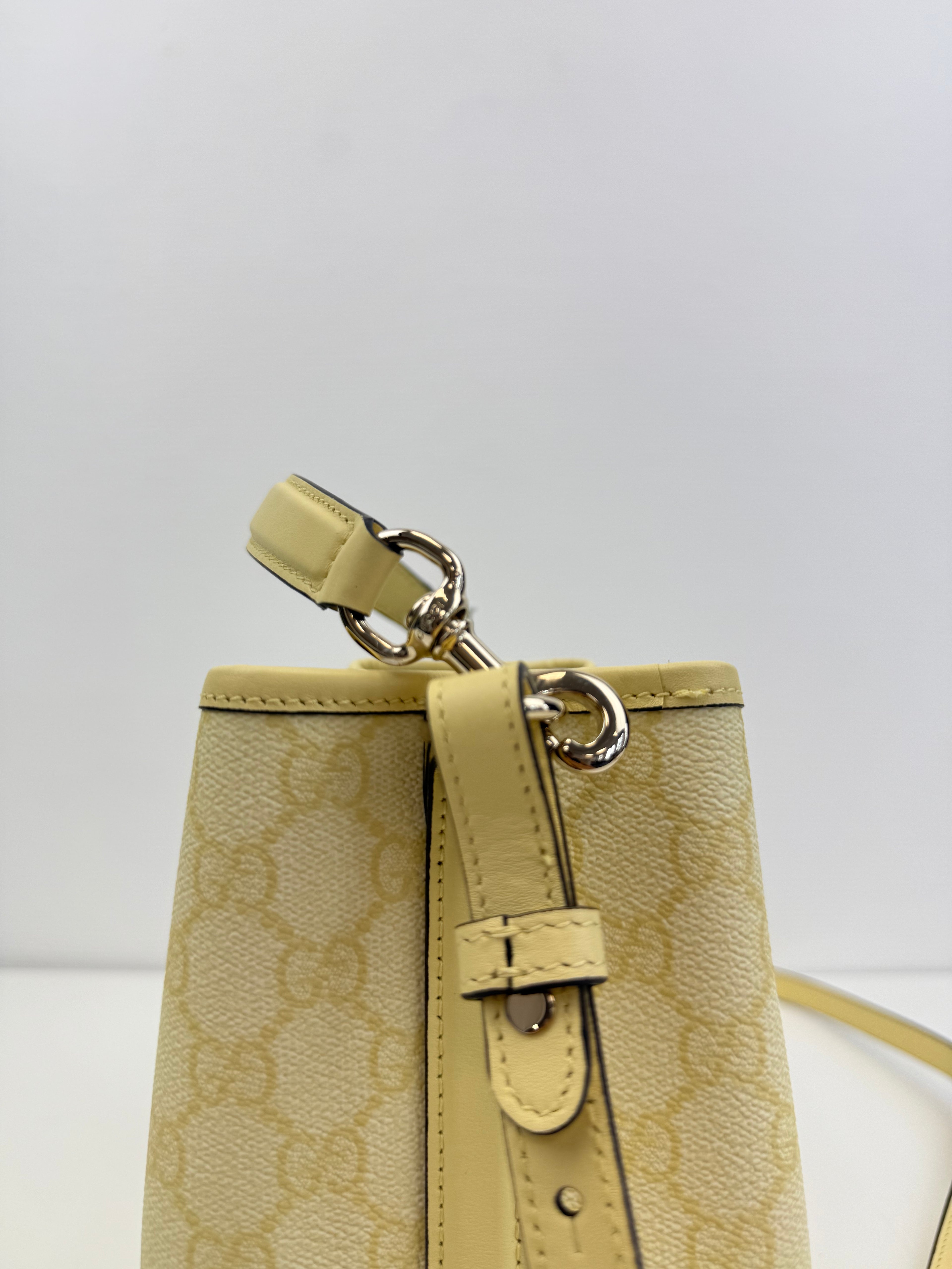 Sac GG Emblem en coton enduit grainé avec monogramme Gucci