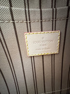 Pochette neverfull Louis Vuitton