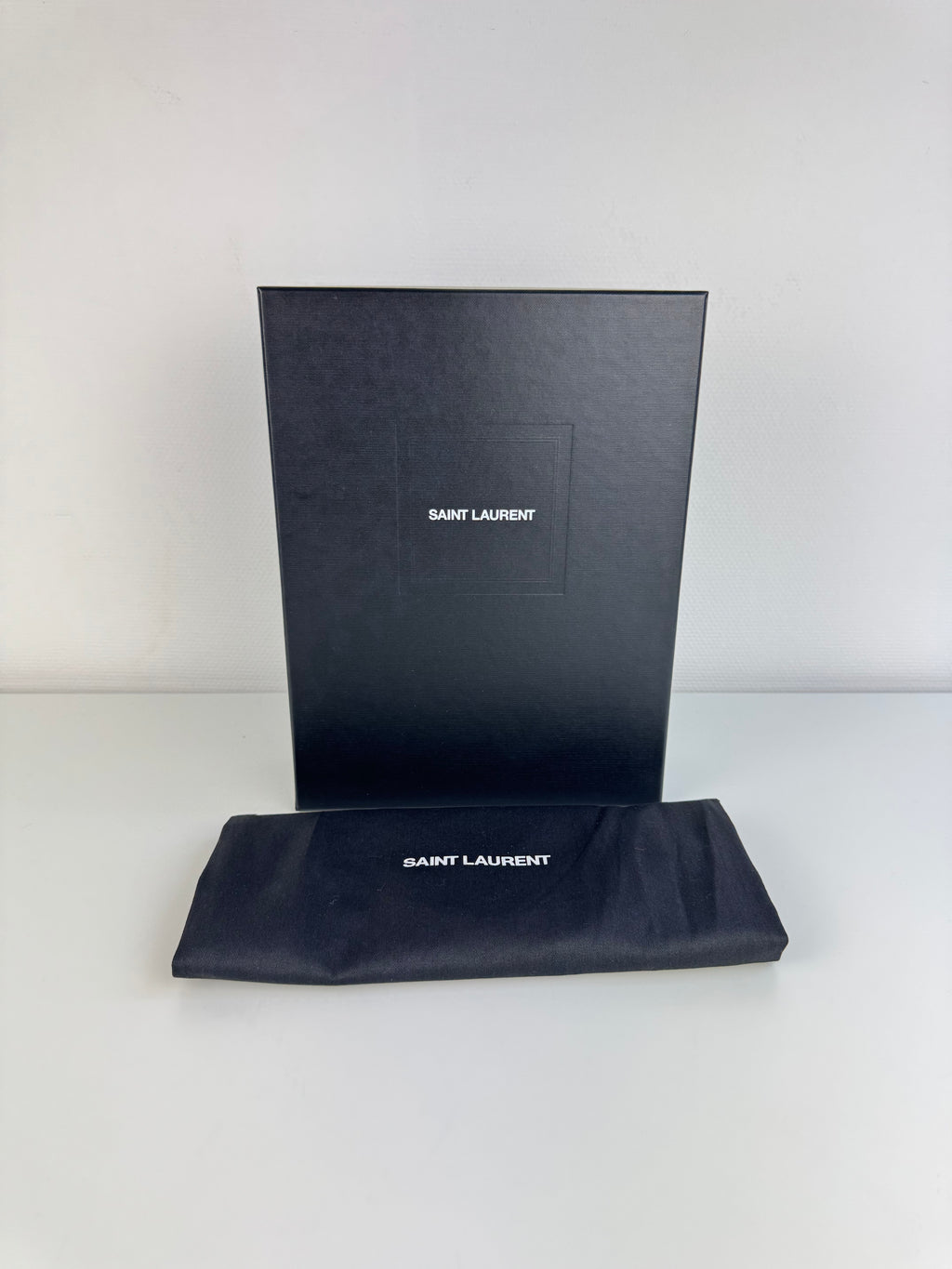 5 à 7 vertical Saint Laurent