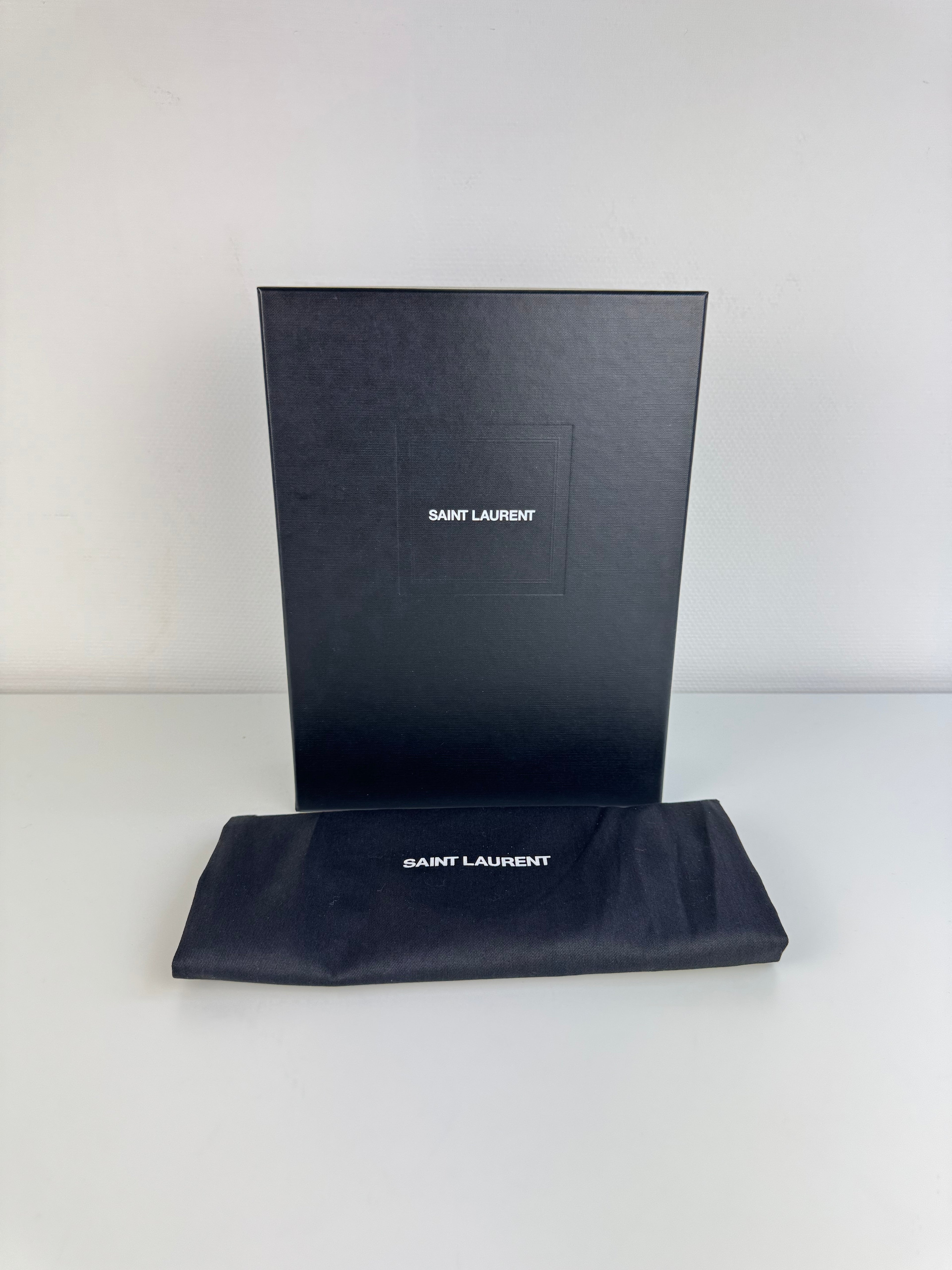 5 à 7 vertical Saint Laurent