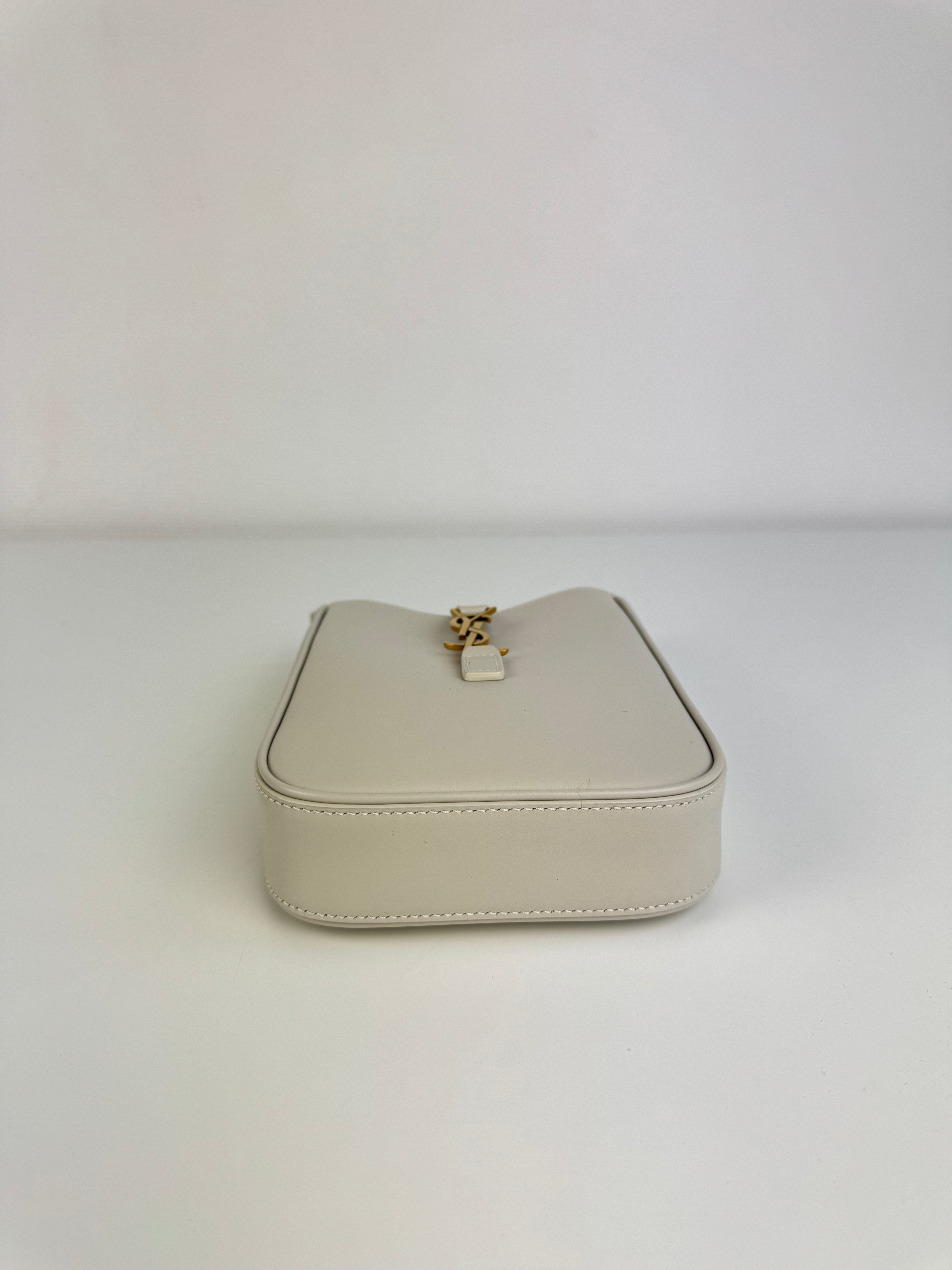 5 à 7 Vertical Saint Laurent