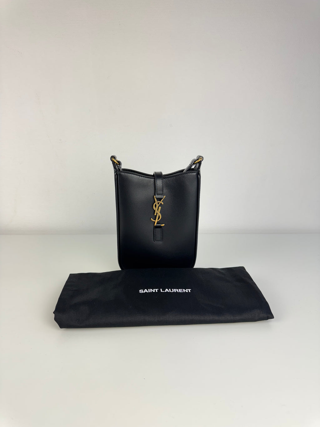 5 à 7 Vertical Saint Laurent