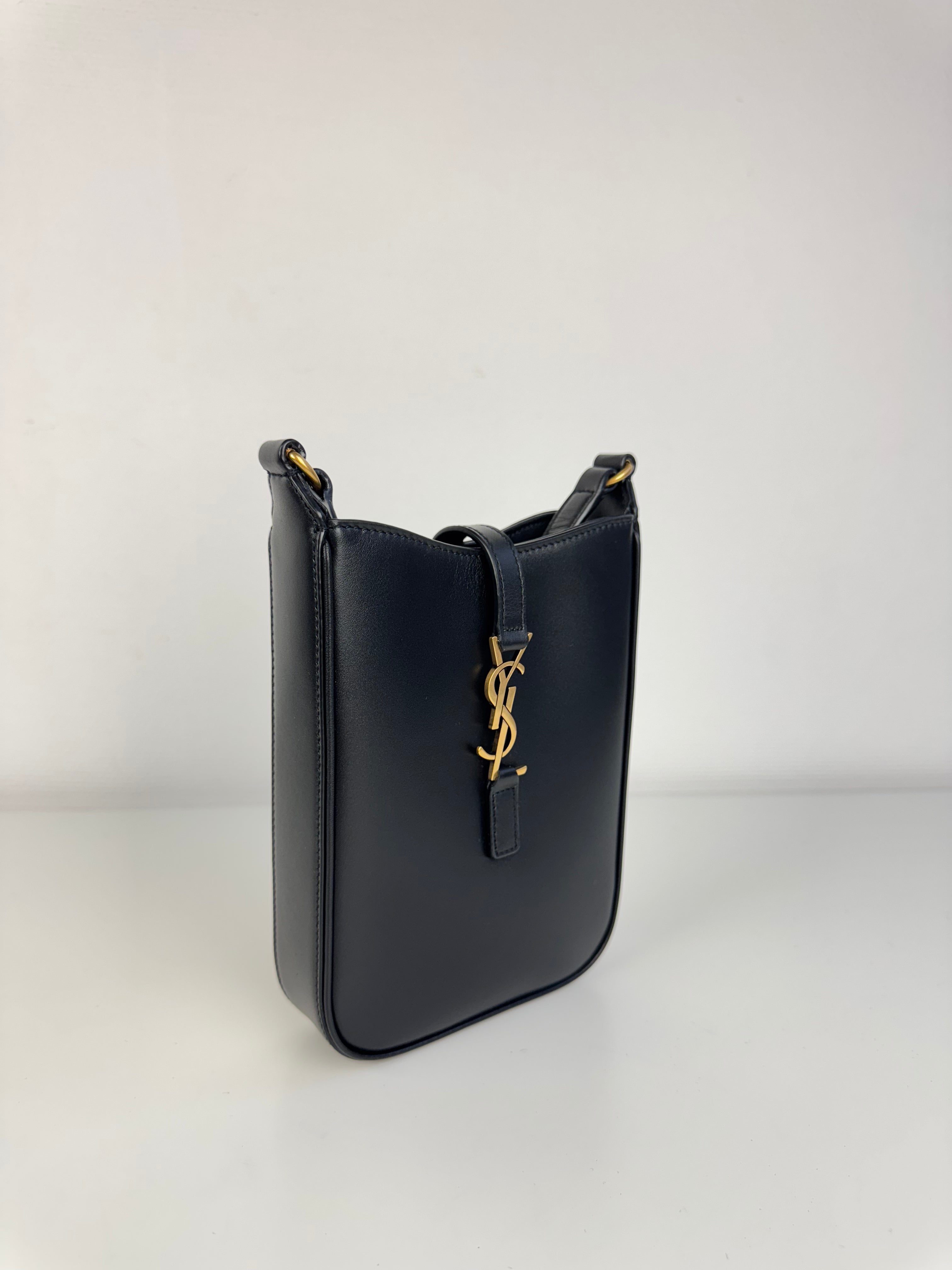 5 à 7 Vertical Saint Laurent