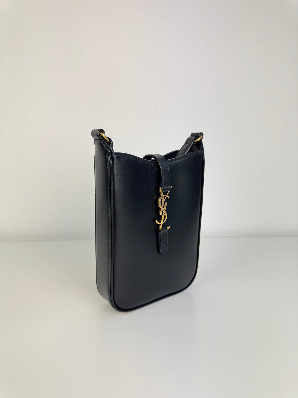 5 à 7 Vertical Saint Laurent