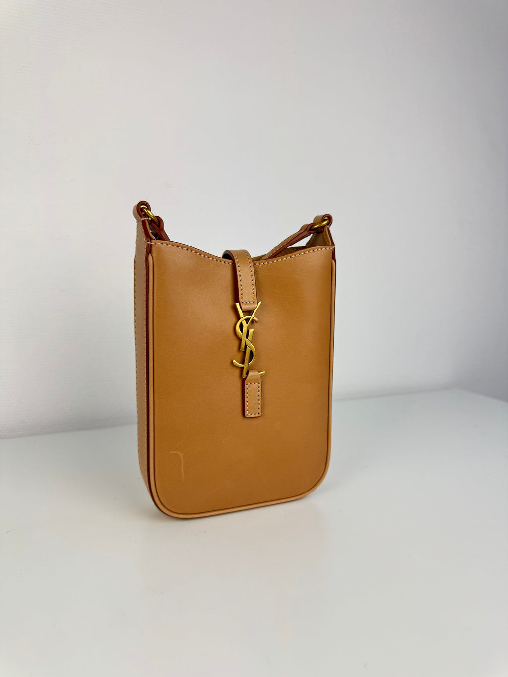 5 à 7 Vertical Saint Laurent