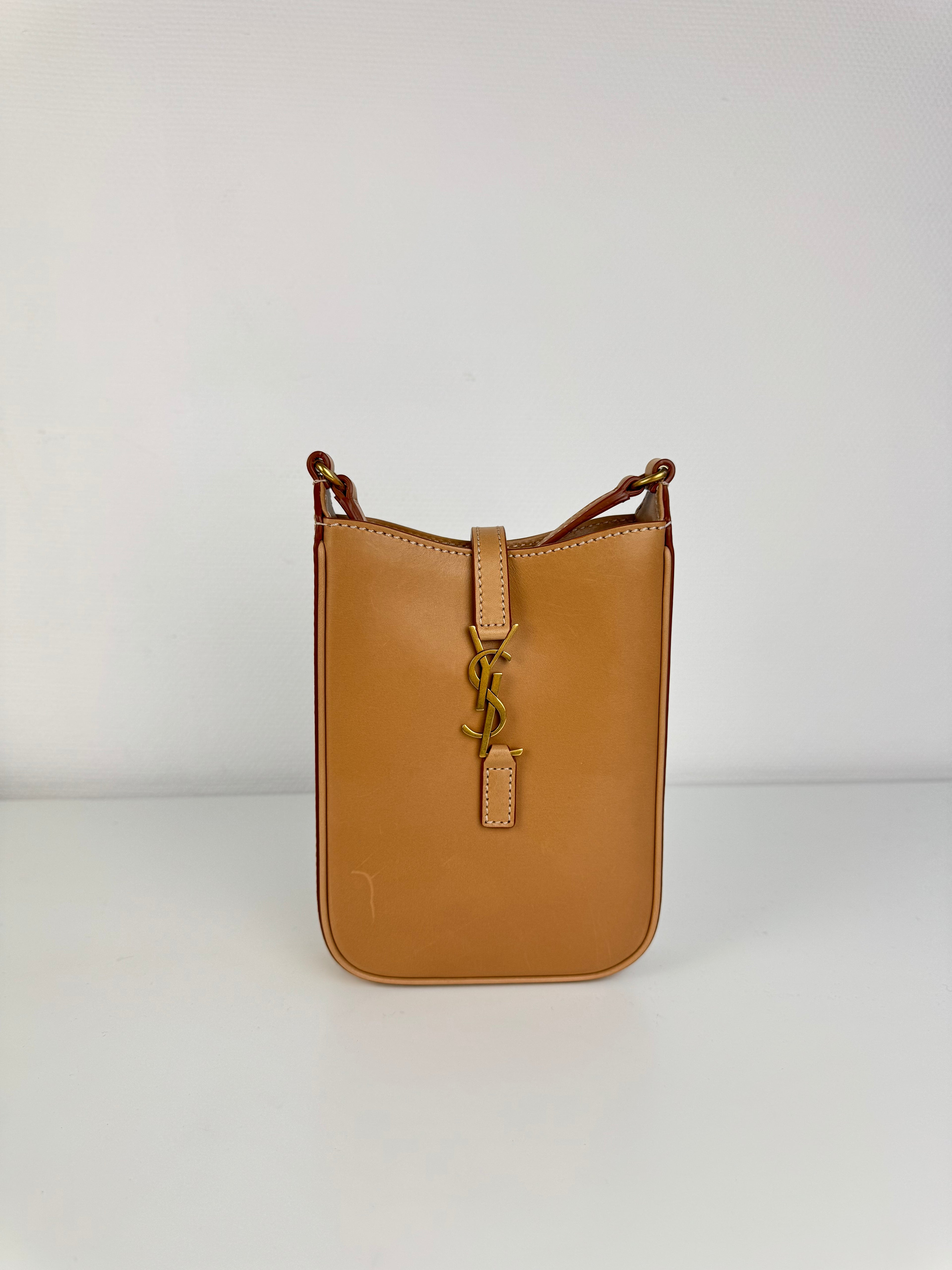 5 à 7 Vertical Saint Laurent