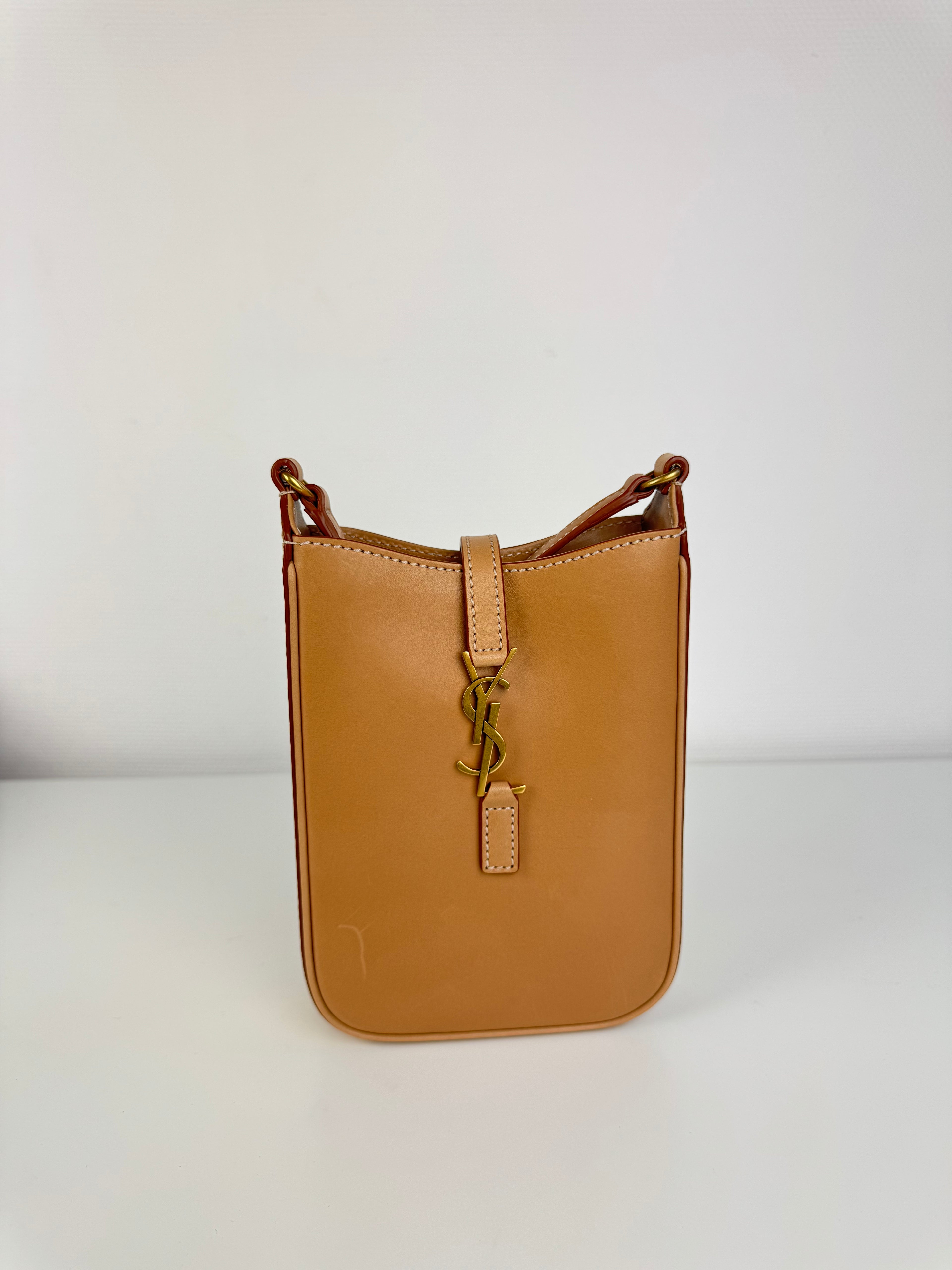 5 à 7 Vertical Saint Laurent