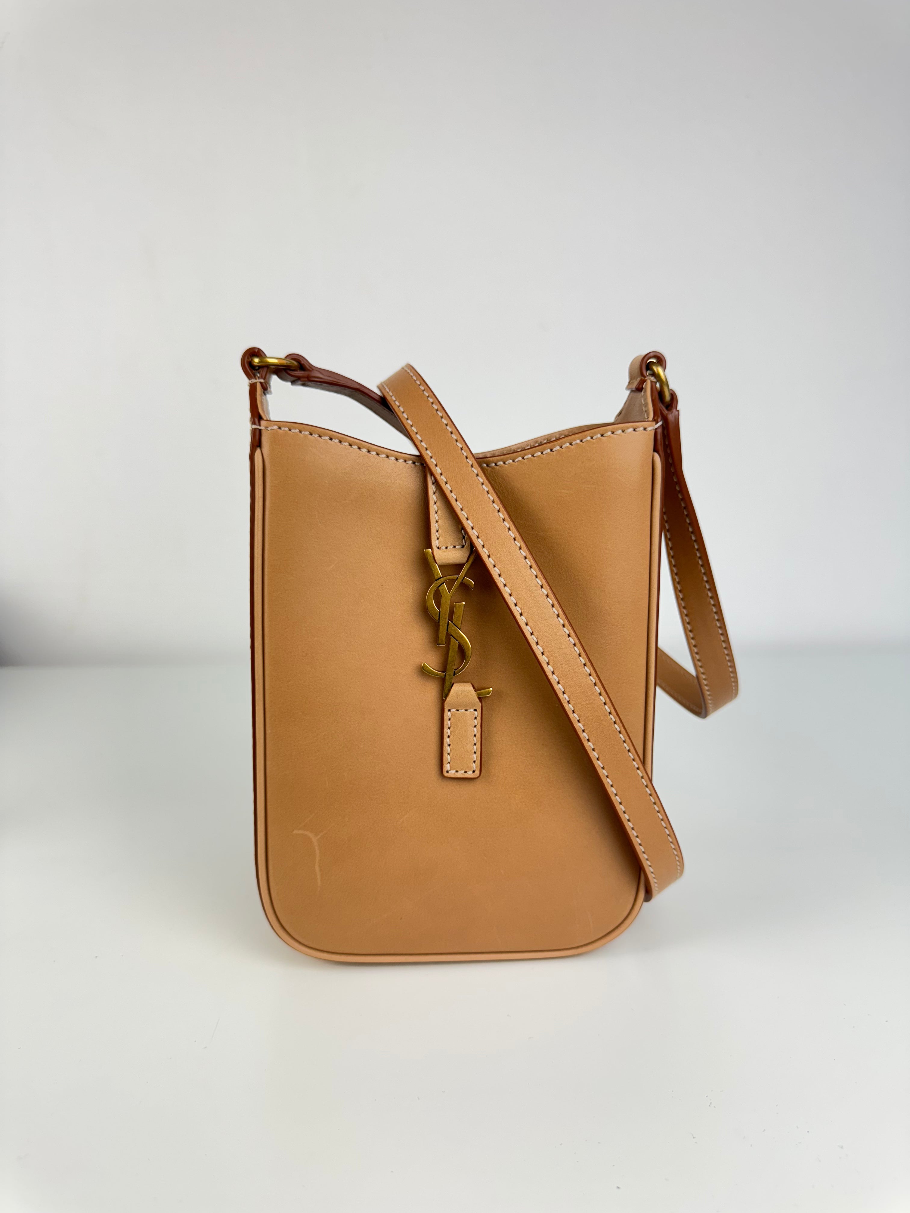 5 à 7 Vertical Saint Laurent