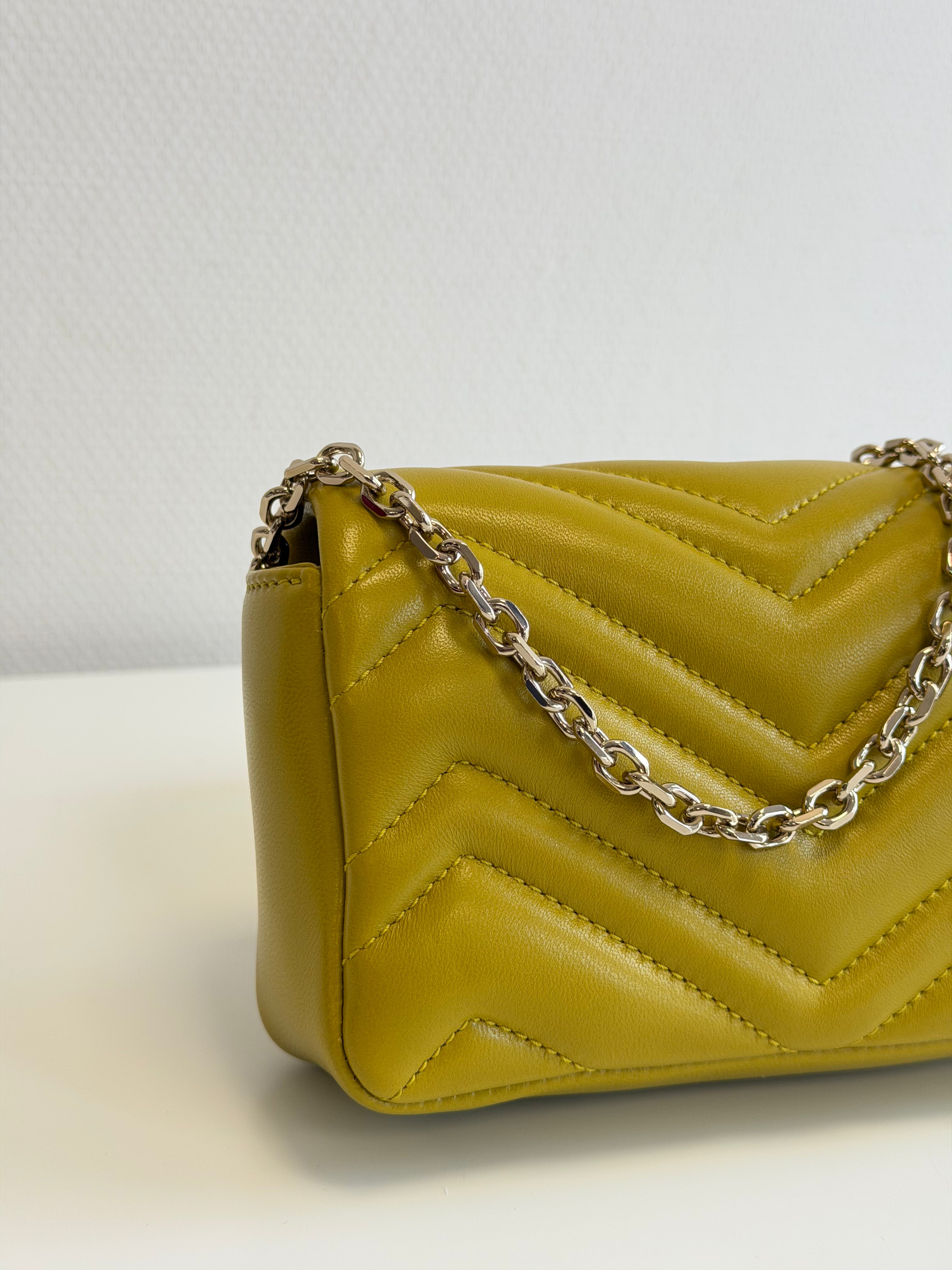 Super mini Marmont Gucci