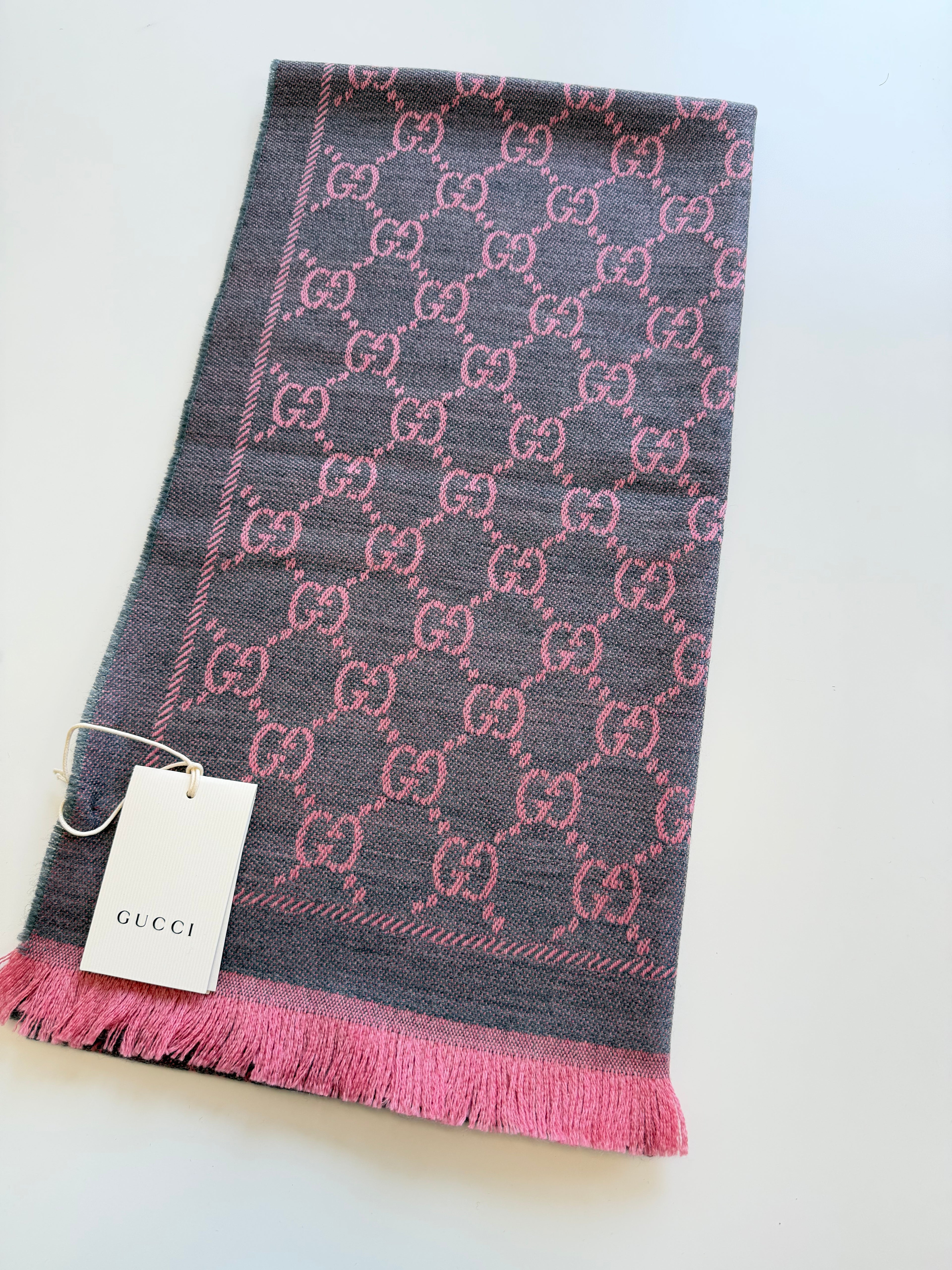 SEULEMENT 5 PIÈCES - Écharpe réversible Gucci