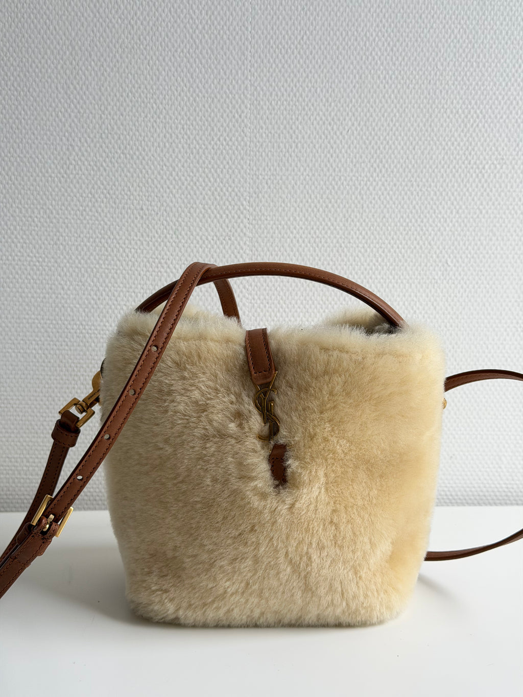 Sac Seau Le 37 Shearling