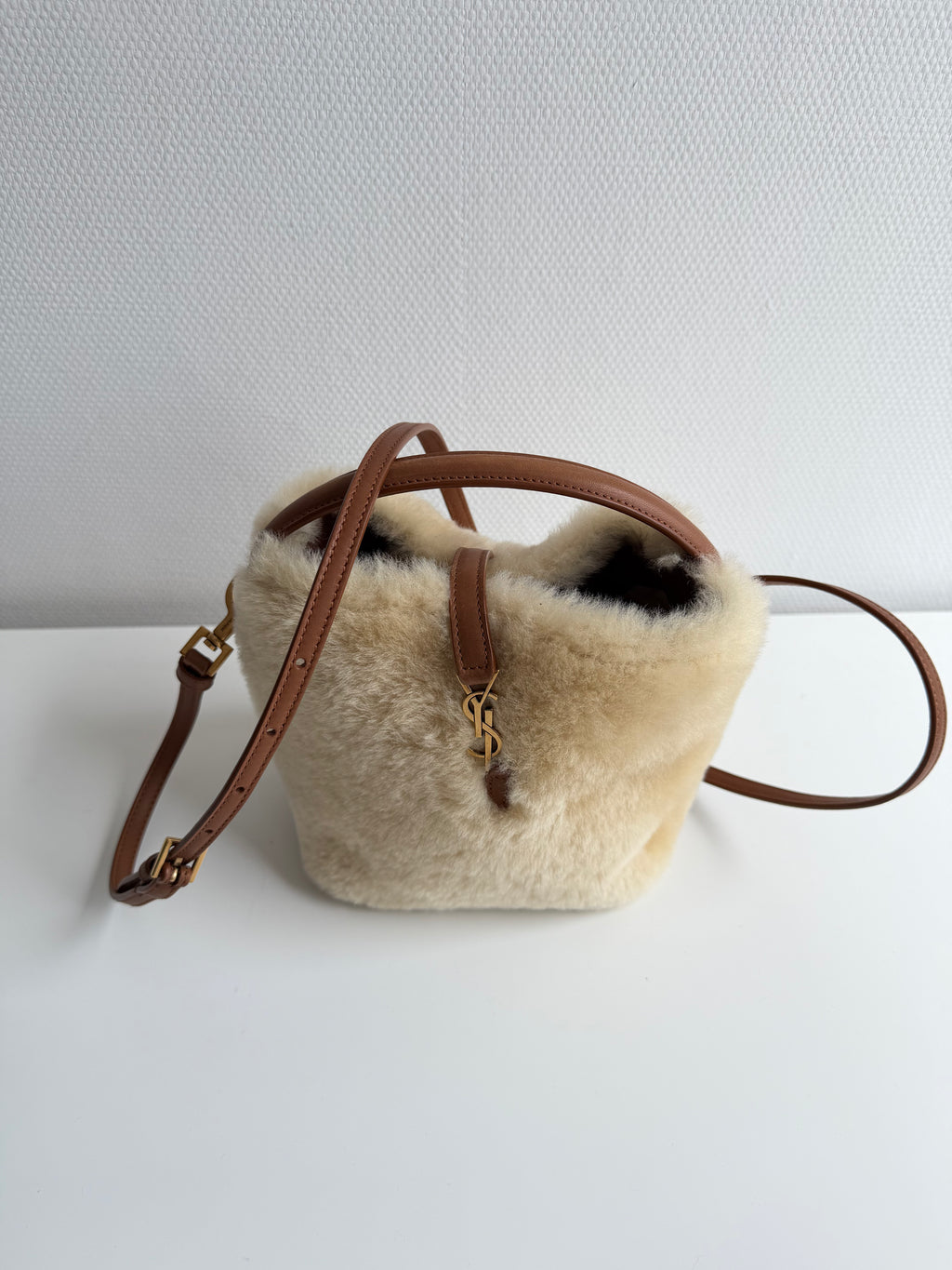 Sac Seau Le 37 Shearling