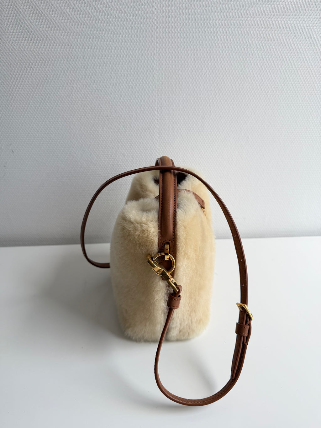 Sac Seau Le 37 Shearling