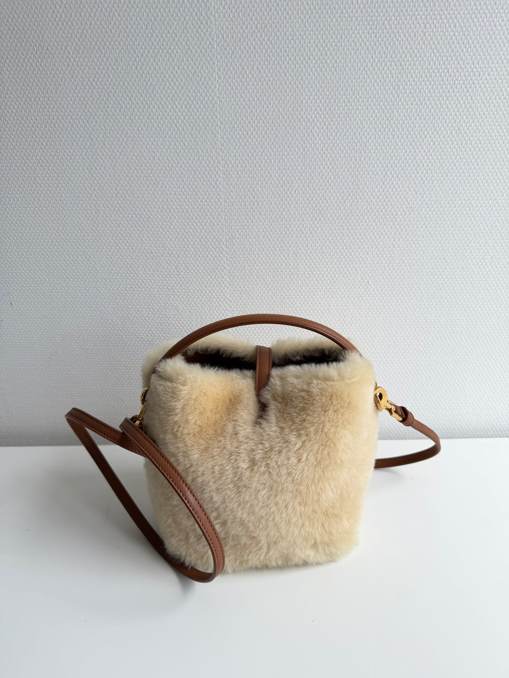Sac Seau Le 37 Shearling