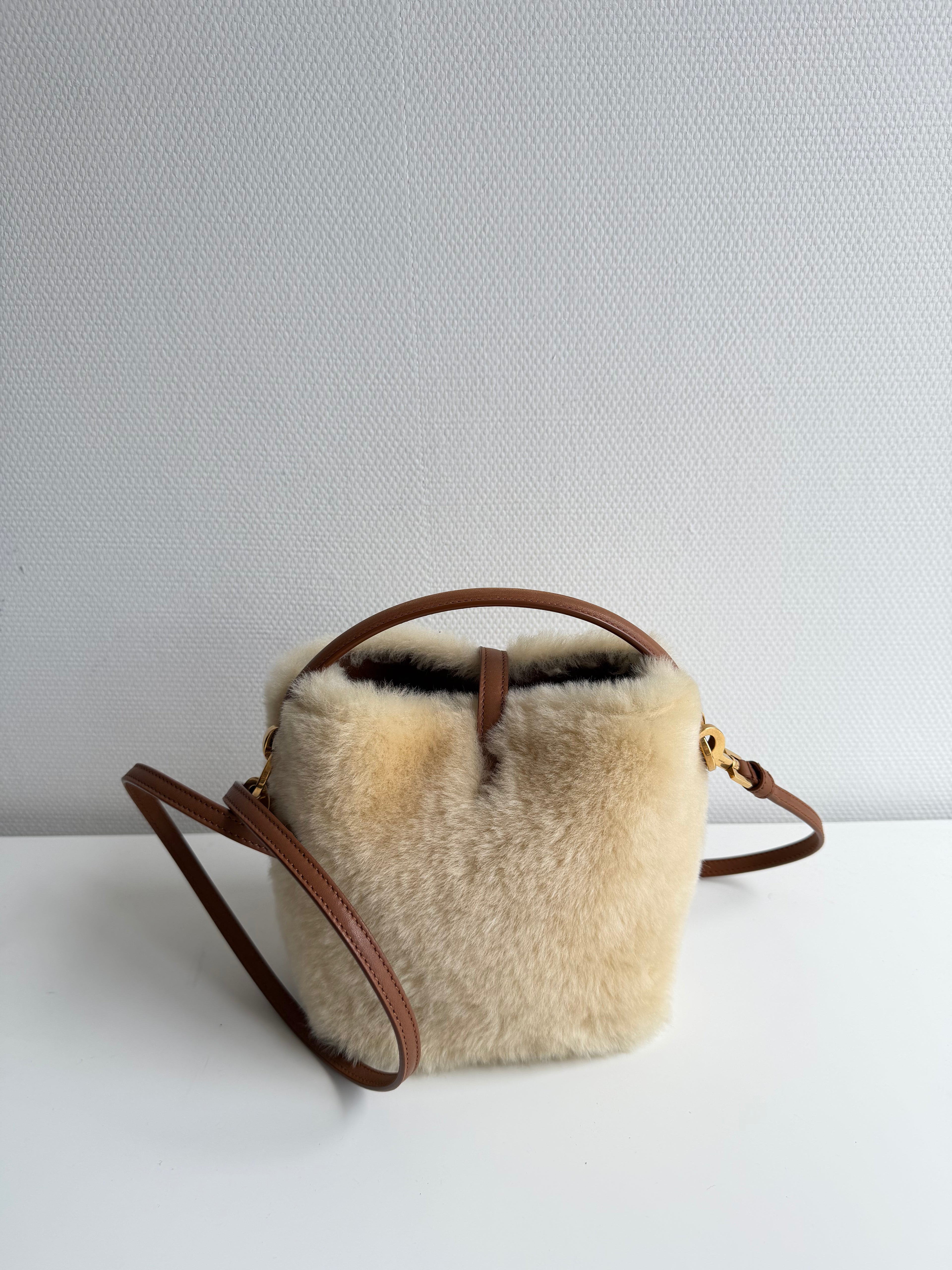 Sac Seau Le 37 Shearling