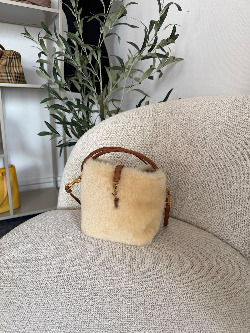 Sac Seau Le 37 Shearling