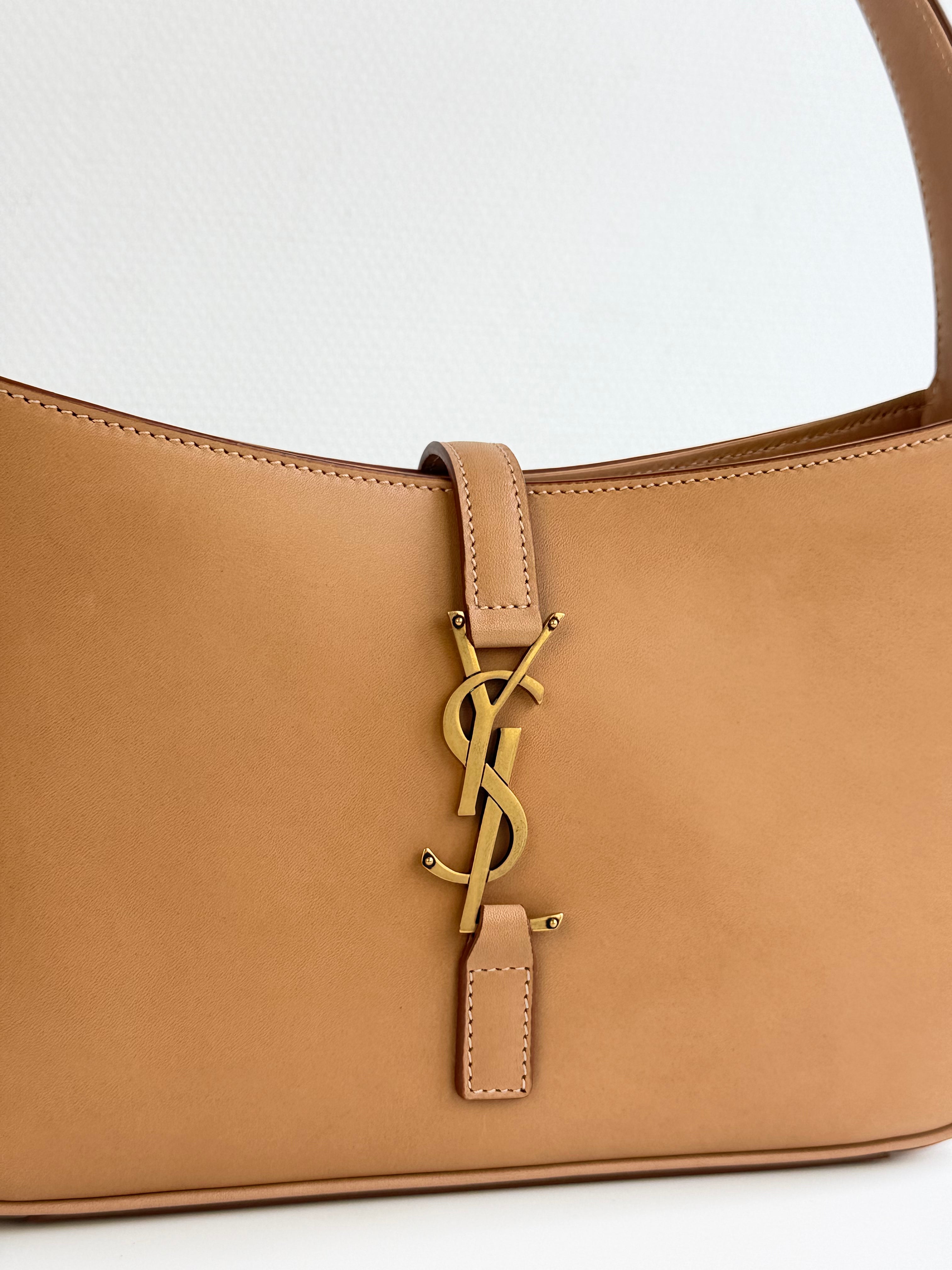 Le 5 a 7 Saint Laurent