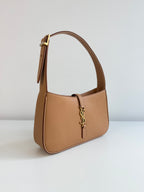 Le 5 a 7 Saint Laurent