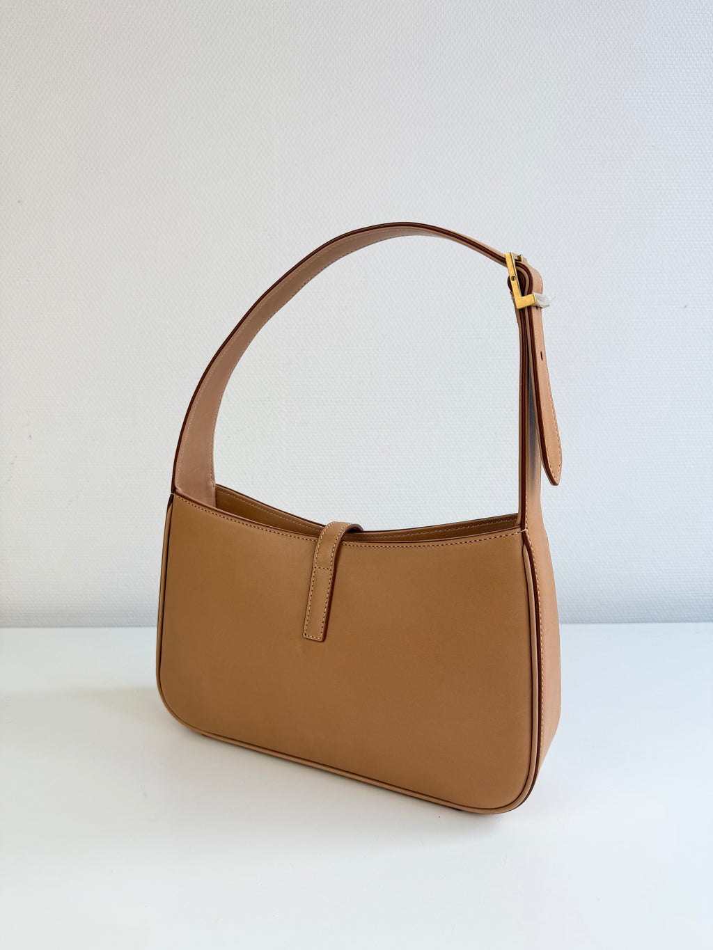 Le 5 a 7 Saint Laurent