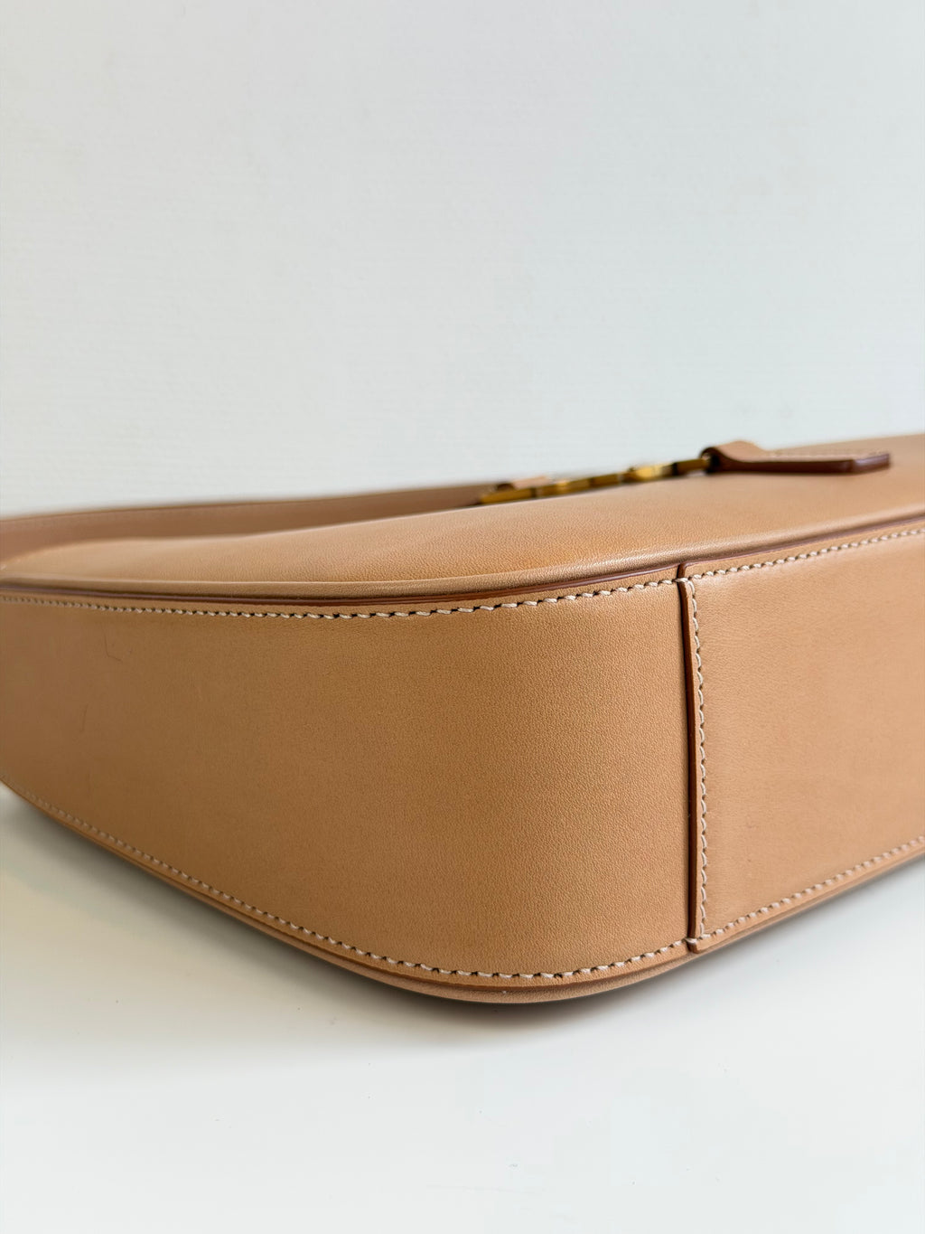 Le 5 a 7 Saint Laurent