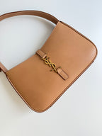Le 5 a 7 Saint Laurent
