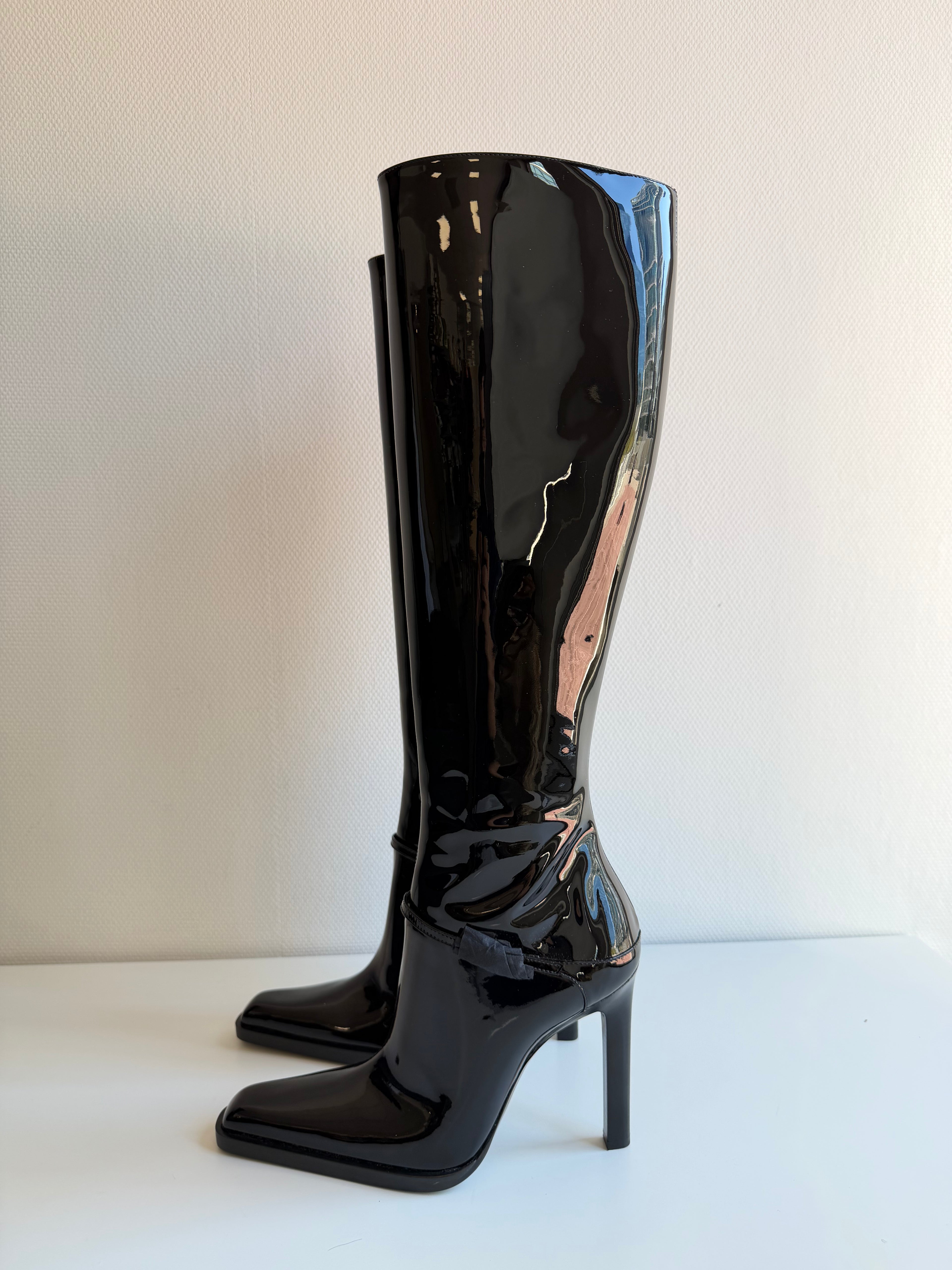 Nina 110 Boot Vern Grupy Saint Laurent