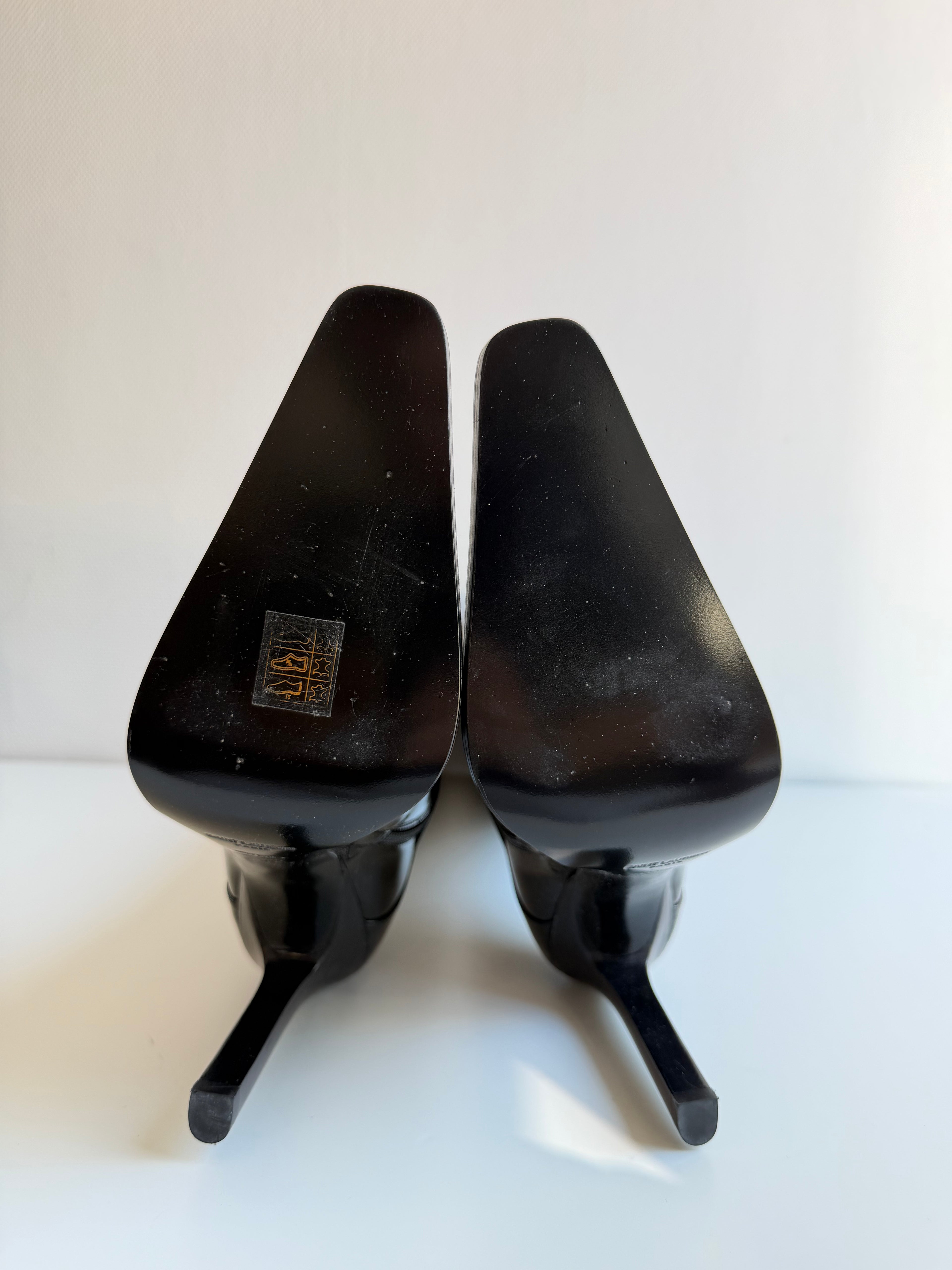 Nina 110 Boot Vern Grupy Saint Laurent